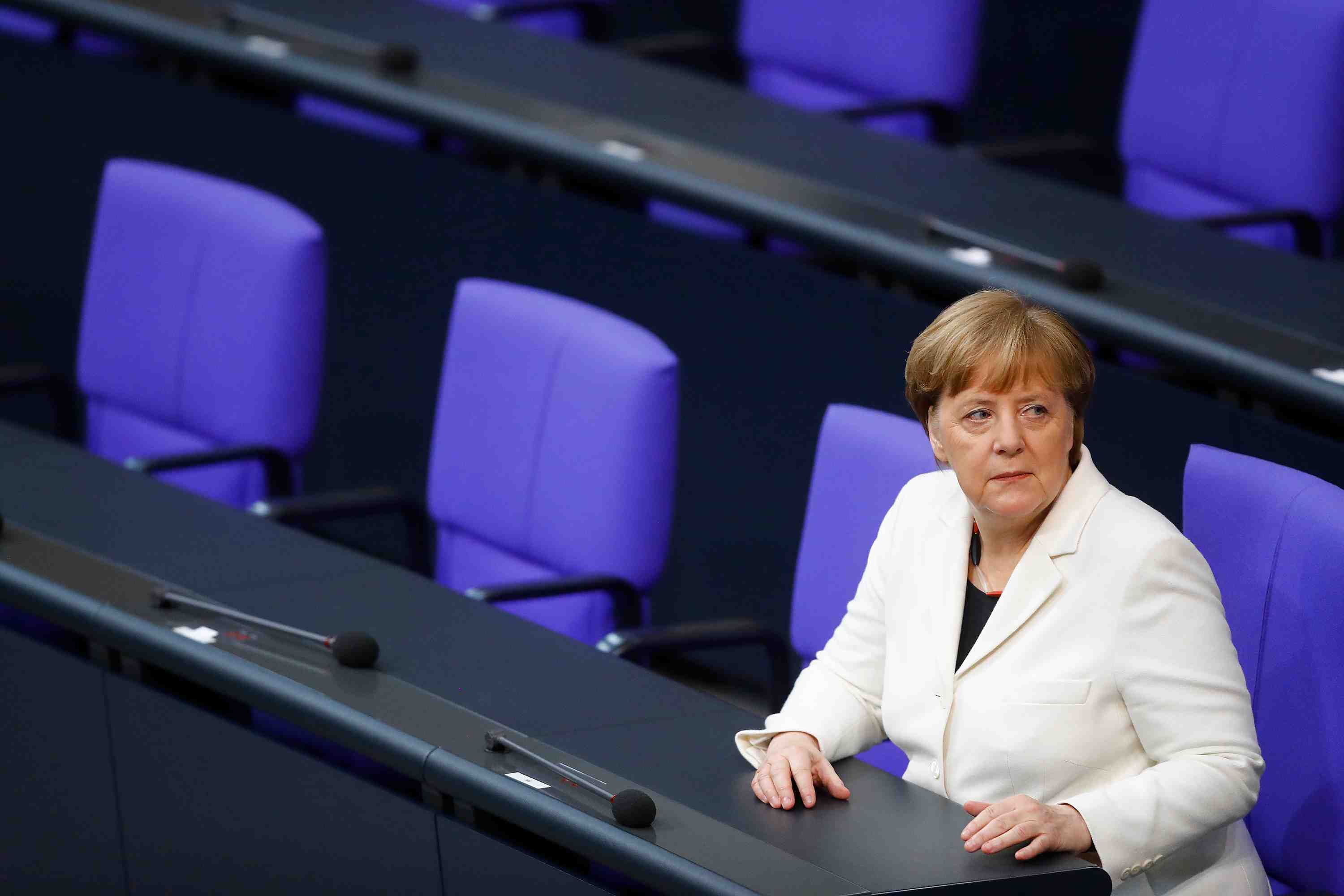 Merkel a paris vendredi pour une seance de travail avec macron
