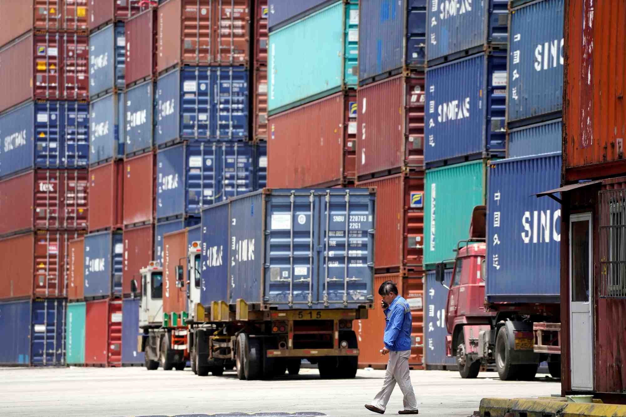 Les exportations de la Chine, historiquement un levier de croissance et qui ont un impact direct sur l'emploi, se sont affichées en mars en repli sur un an (-7,5%).