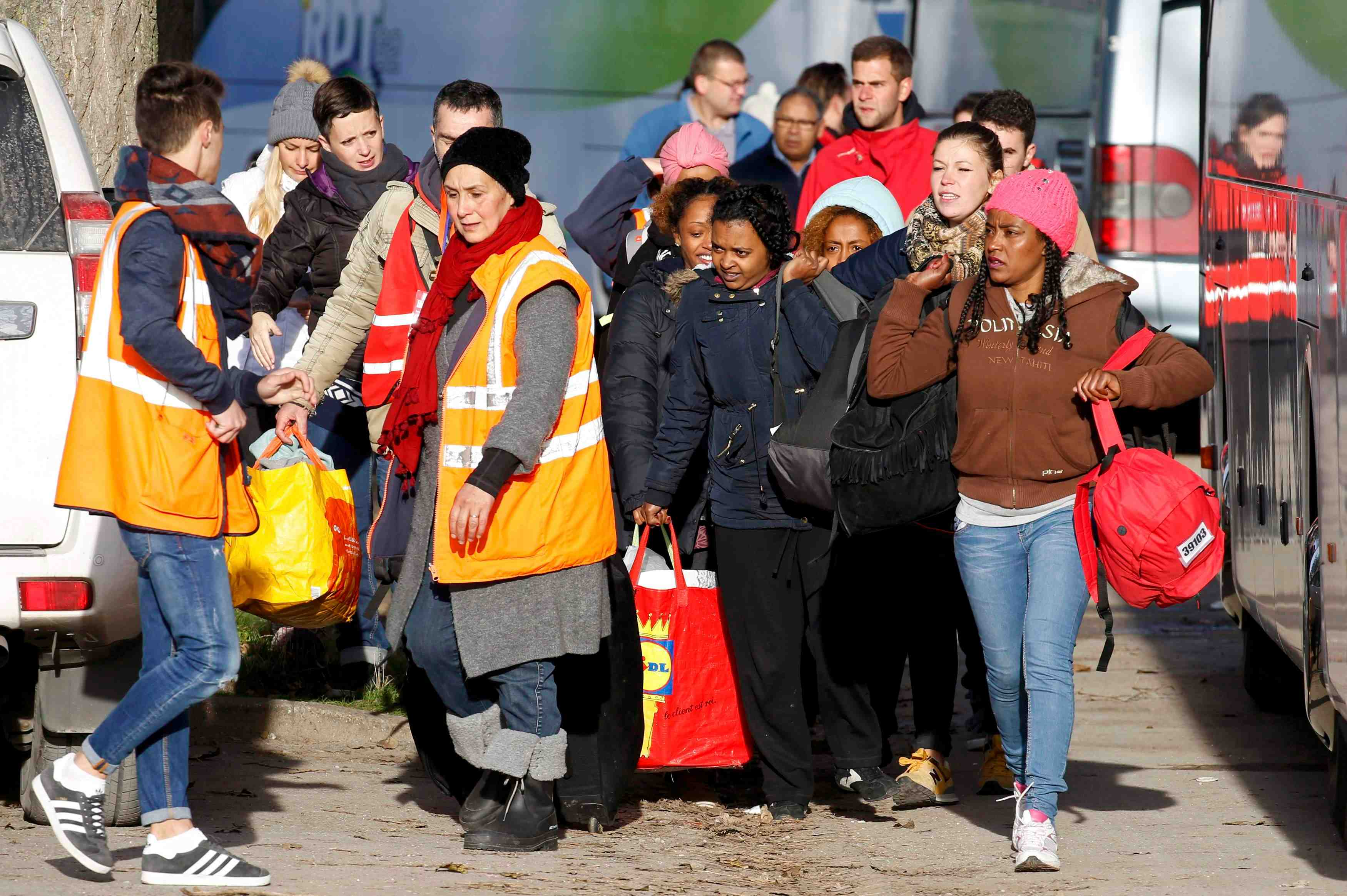 Depart des derniers migrants de la "jungle"