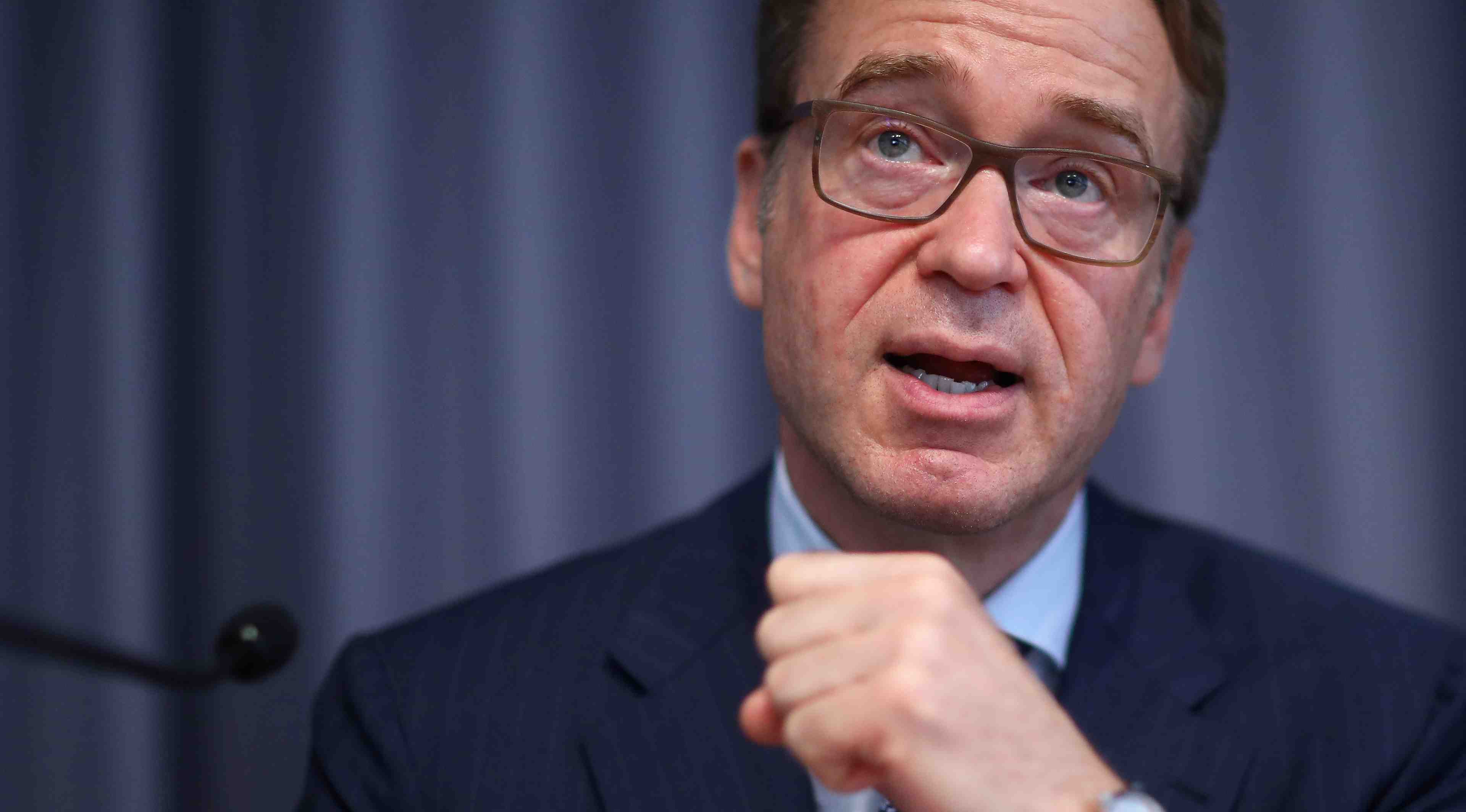 L'italien tria n'exclut pas weidmann a la tete de la bce