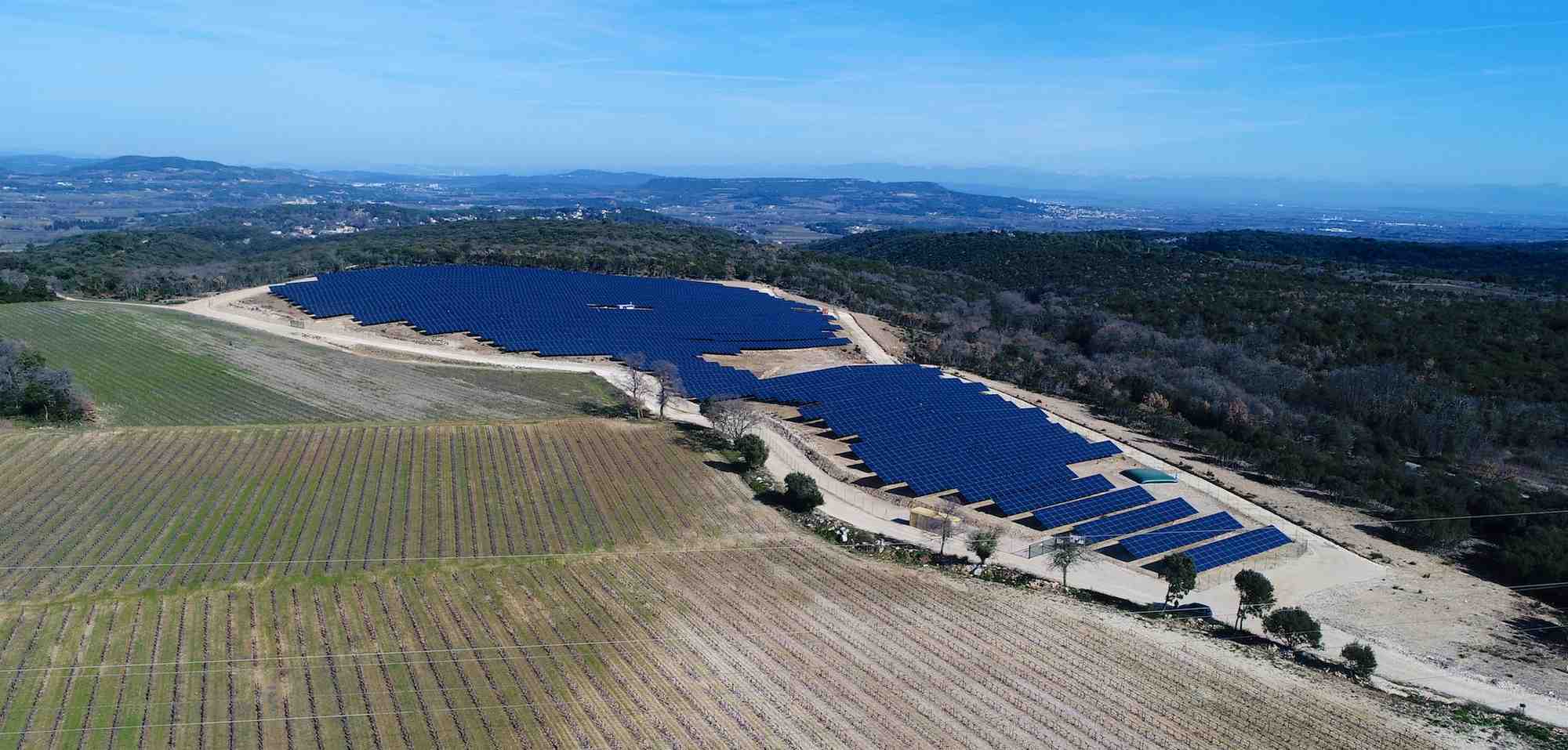 Des centrales photovoltaïques pourraient sortir de terre le long de l'autoroute A69 entre Toulouse et Castres.