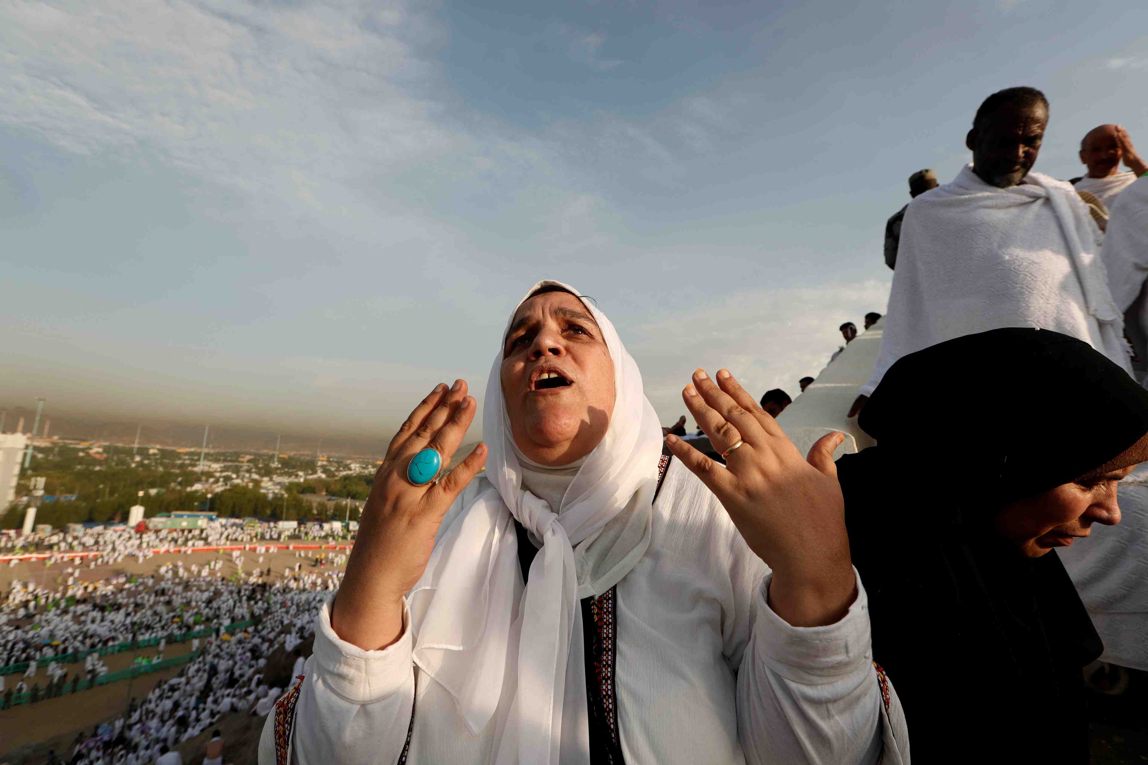 Les pelerins musulmans reunis au mont arafat pour le hadj
