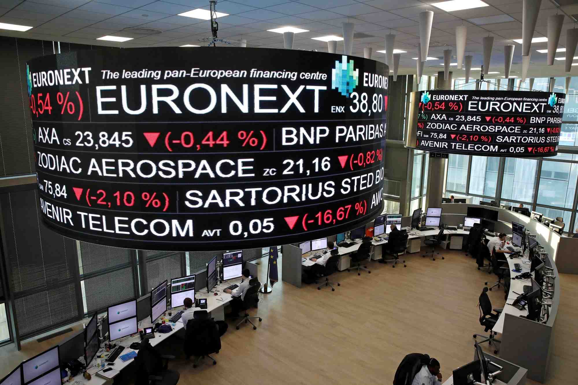 Les bourses europeennes en baisse a mi-seance