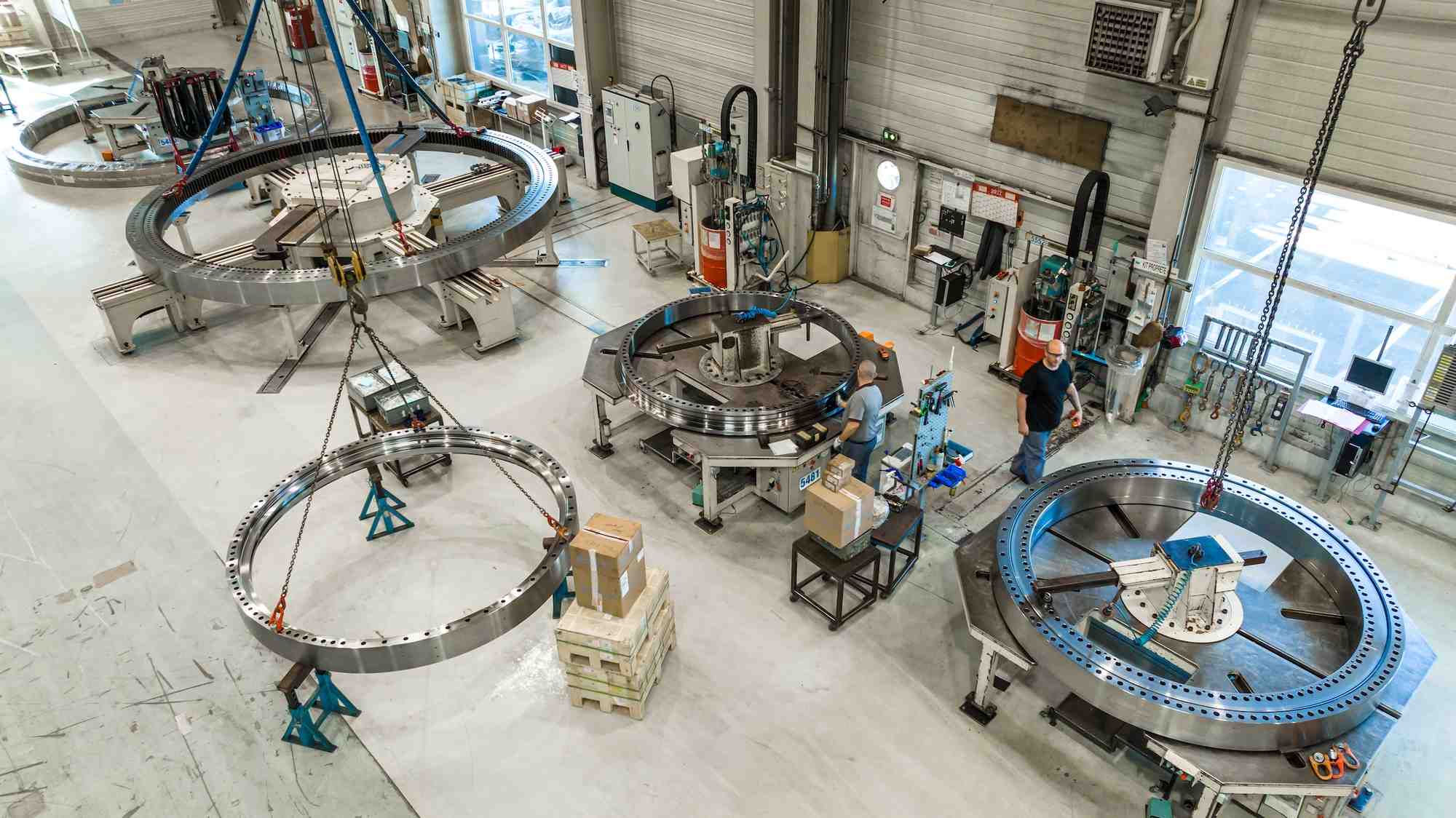 Dans son usine de La Bruffière (Vendée), Rollix mobilise 20 millions d’euros et 200 collaborateurs pour la production de couronnes de pales pour le parc éolien des Iles d'Yeu et Noirmoutier.