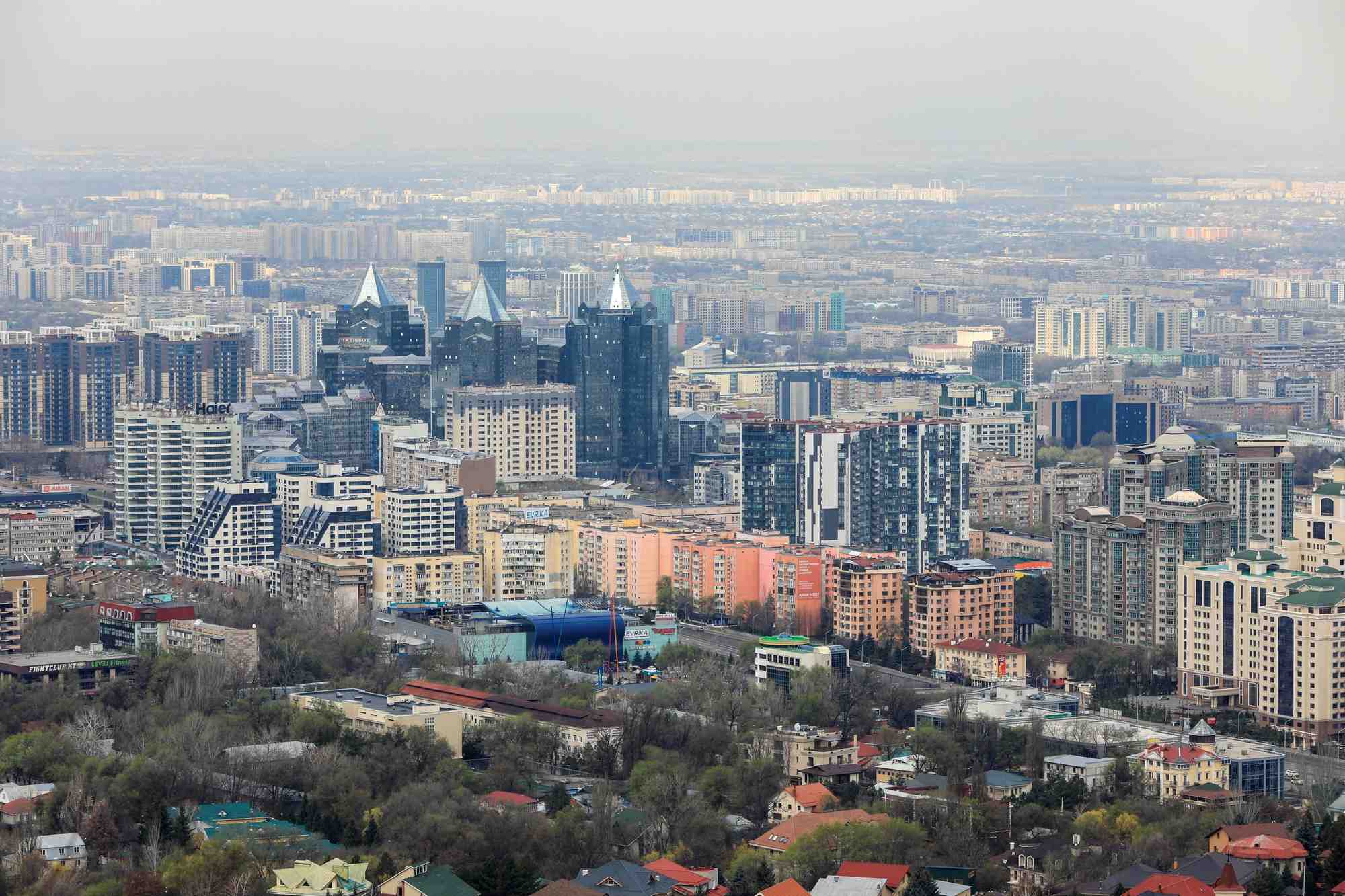 Photo d'archives d'une vue generale montre la ville d'almaty