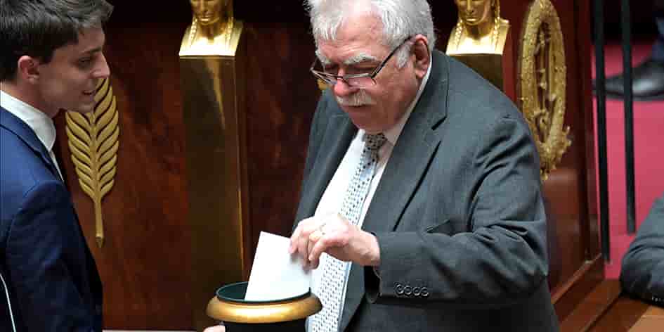 Le député communiste André Chassaigne a dit être prêt à voter le texte d'abrogation de la réforme des retraites présenté par le Rassemblement national.