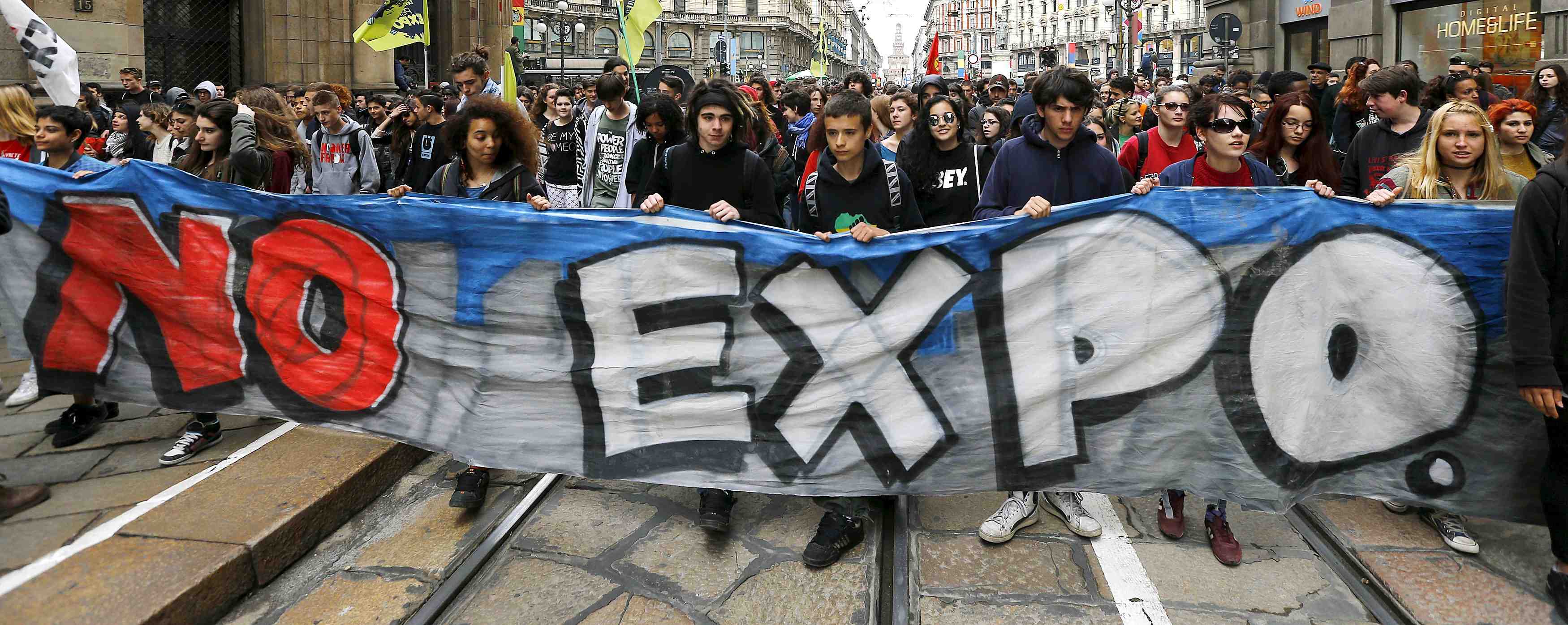 Manifestation a milan contre l'exposition universelle