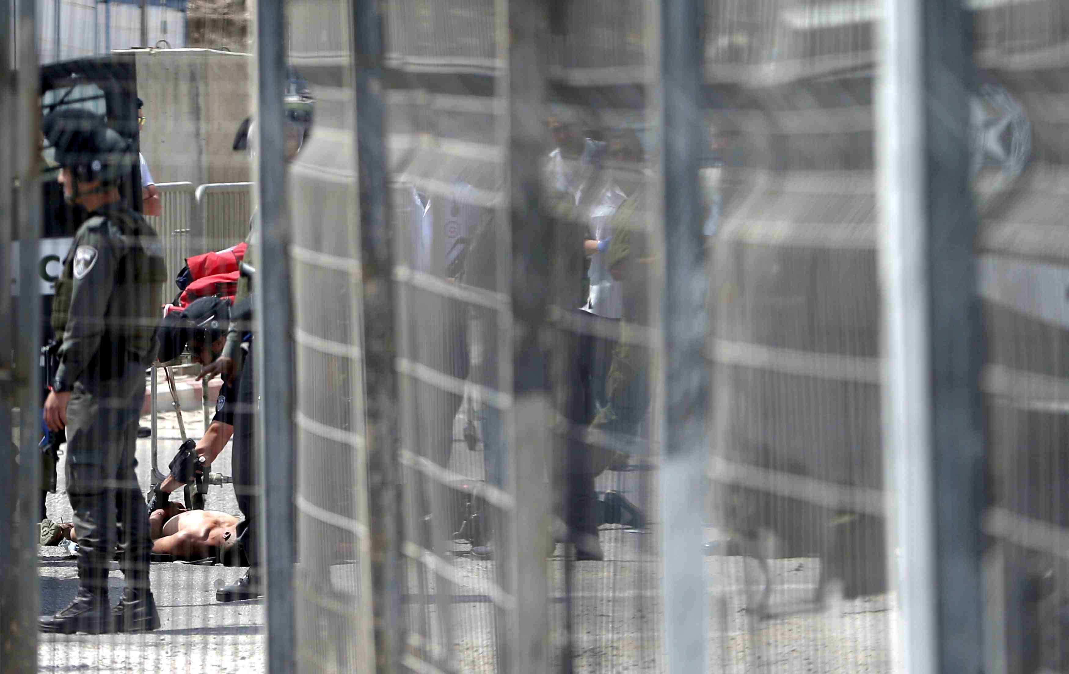 Deux palestiniens abattus pres de ramallah