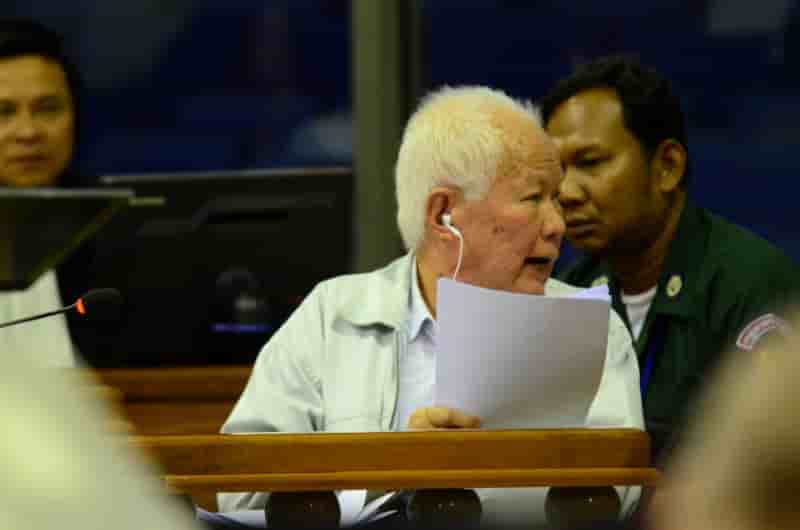 L'ancien president khmer rouge nie tout genocide au cambodge