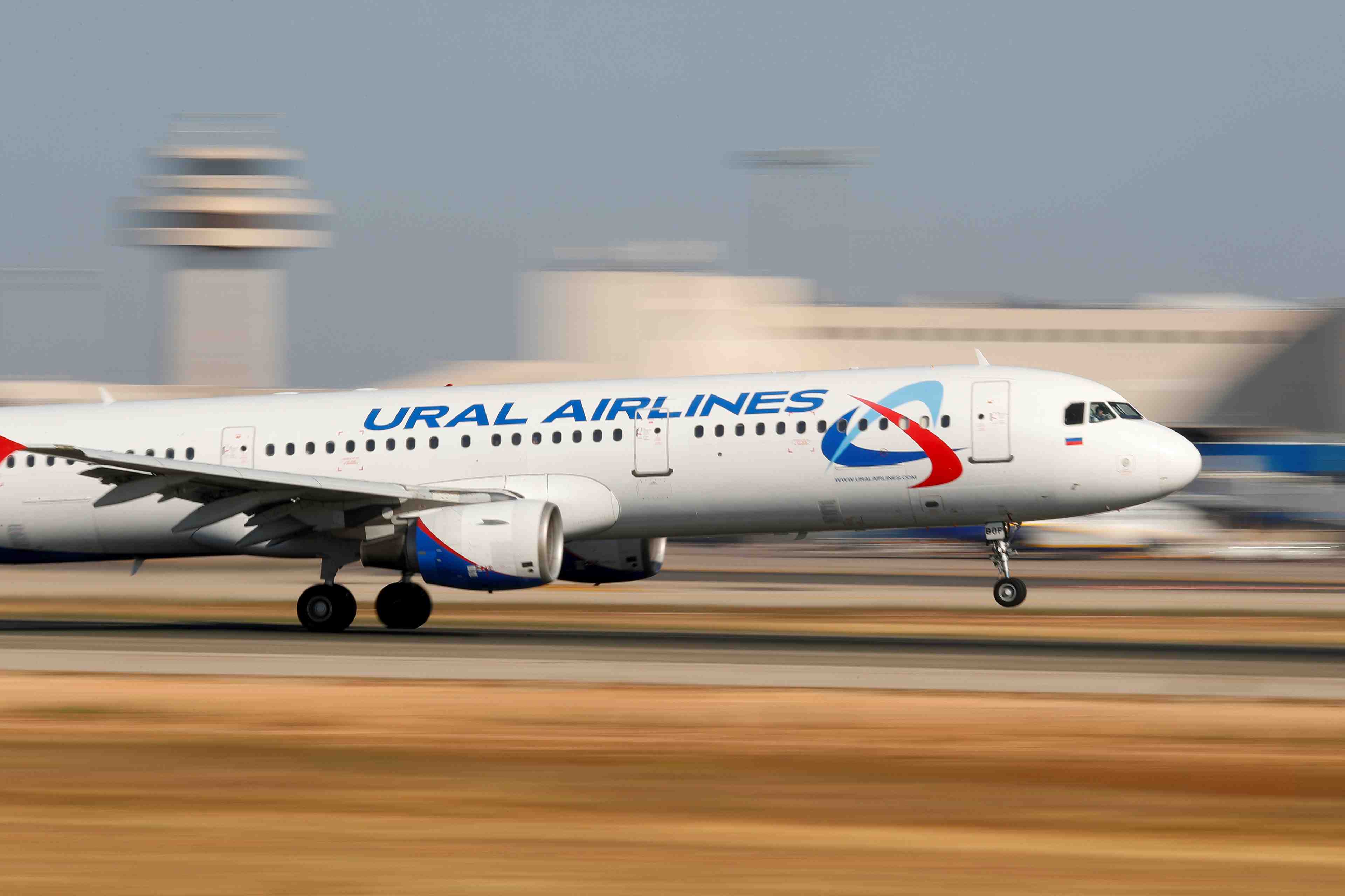 Atterrissage d'urgence d'un airbus en russie, pas de blesse