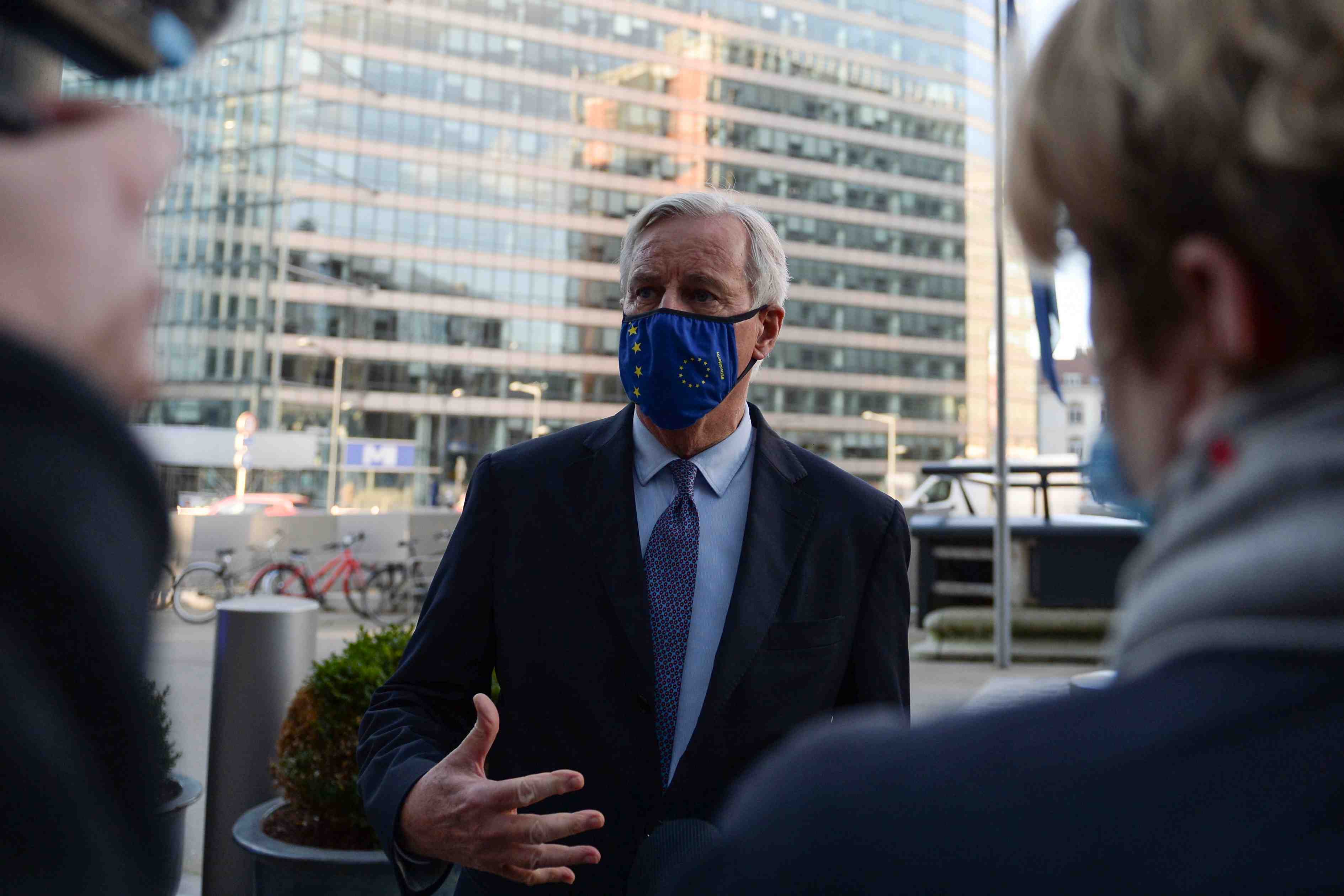 Peu de progres dans les discussions entre londres et l'ue, selon barnier