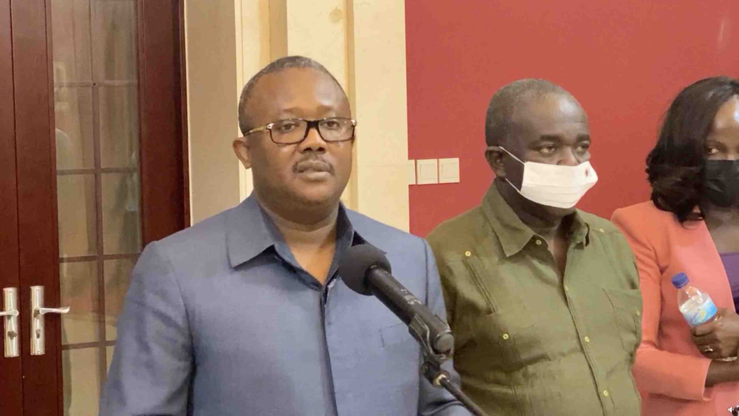 Guinee-bissau: le gouvernement affirme que la tentative de coup d'etat visait a tuer le president
