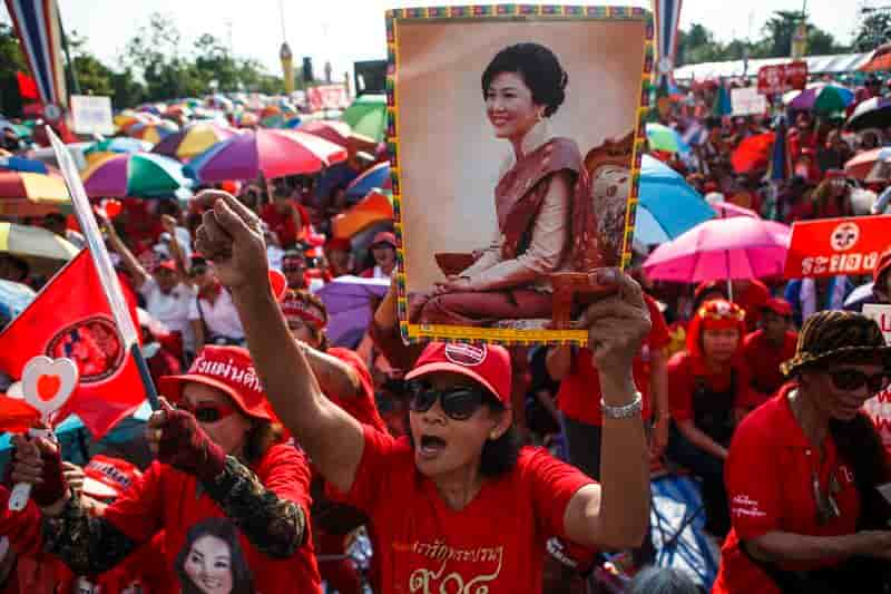 Les "chemises rouges" manifestent à leur tour à Bangkok