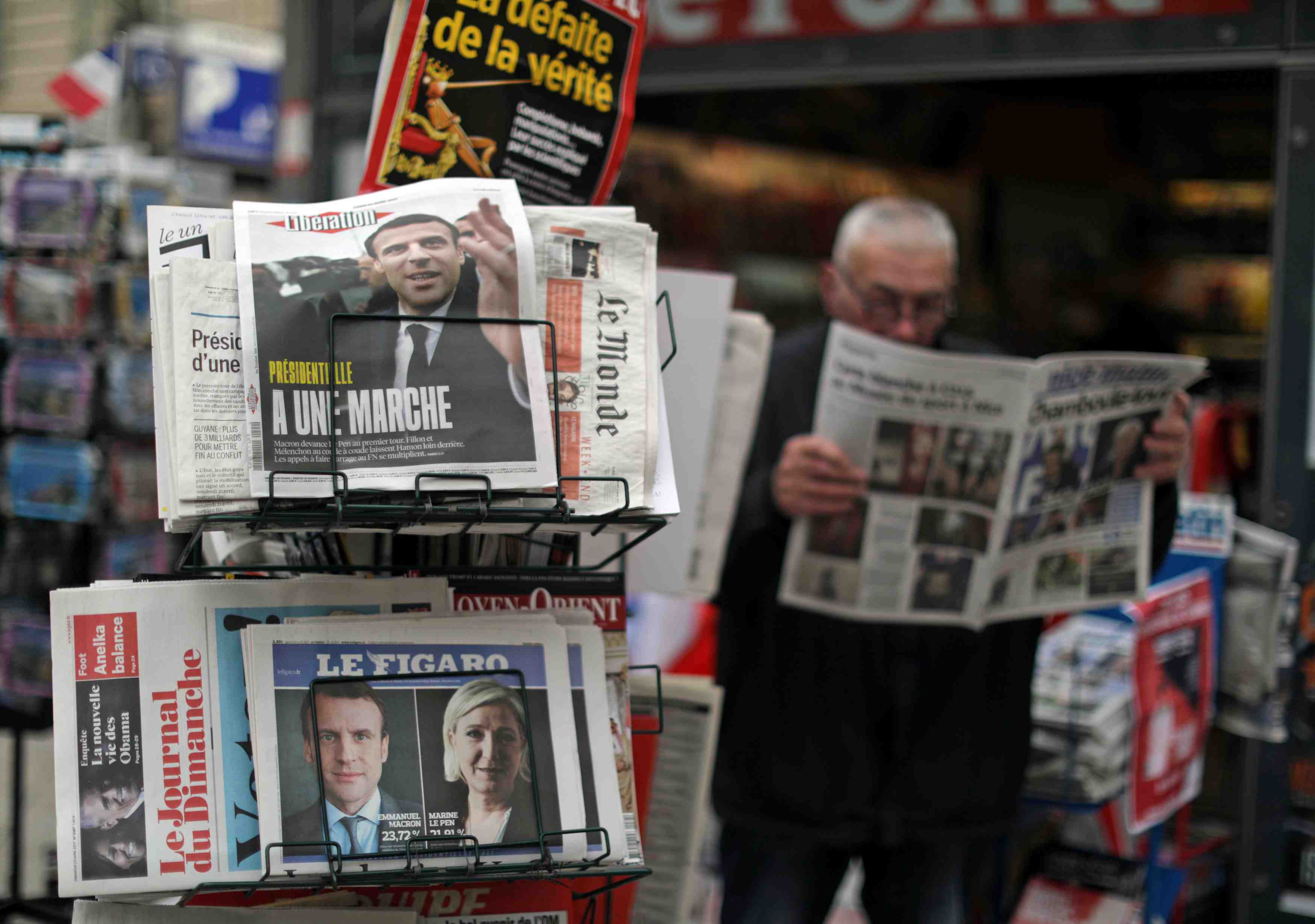 Presse, kiosque, publicité, unes