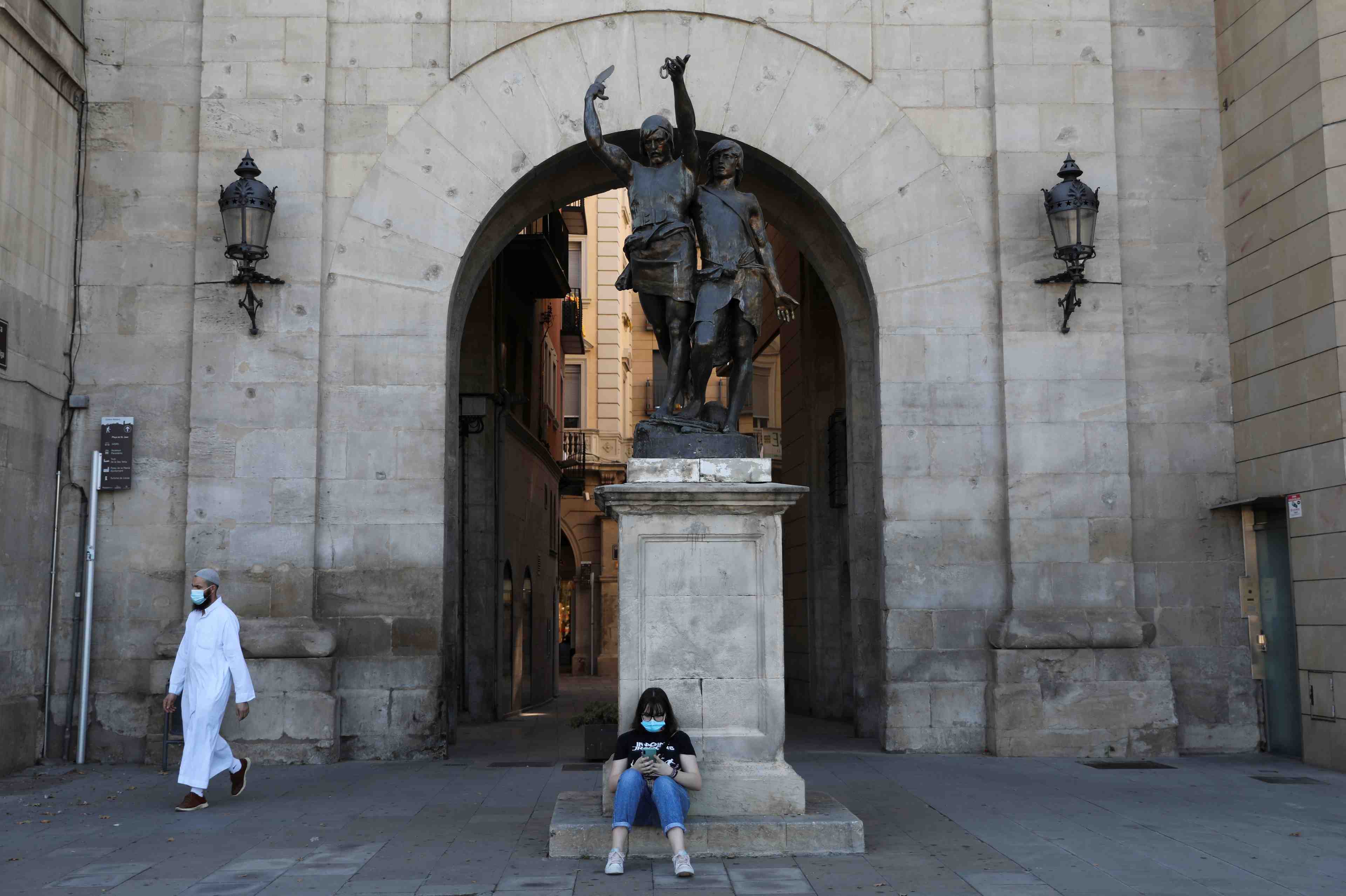 Coronavirus: le port du masque obligatoire partout en catalogne