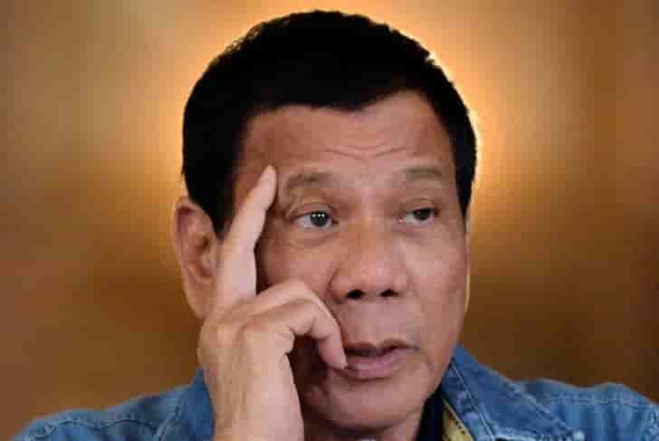 Duterte, pret a "tuer plus" de dealers, en appelle a l'armee