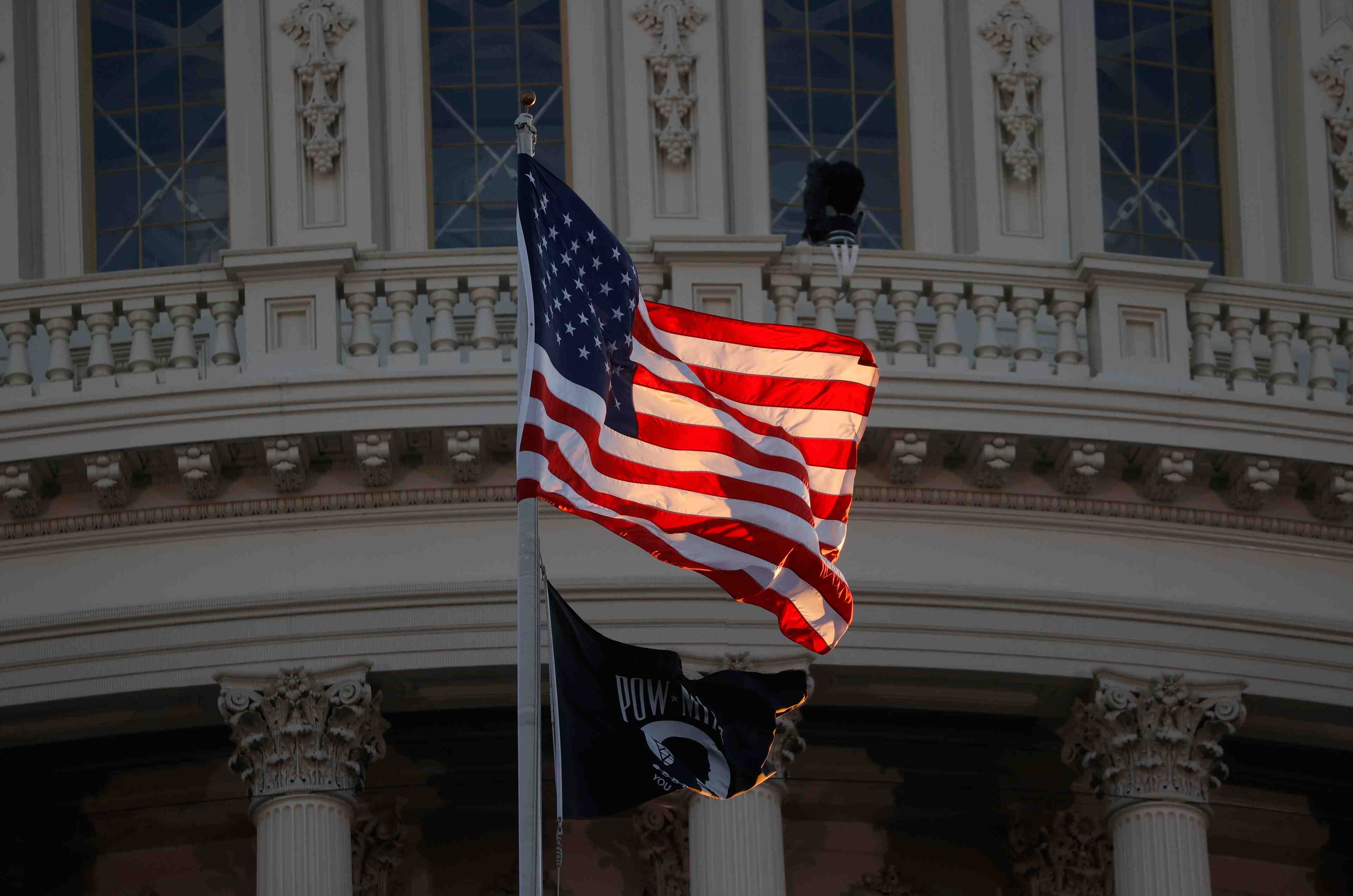 Les usa vont mettre sur liste noire des entreprises militaires birmanes