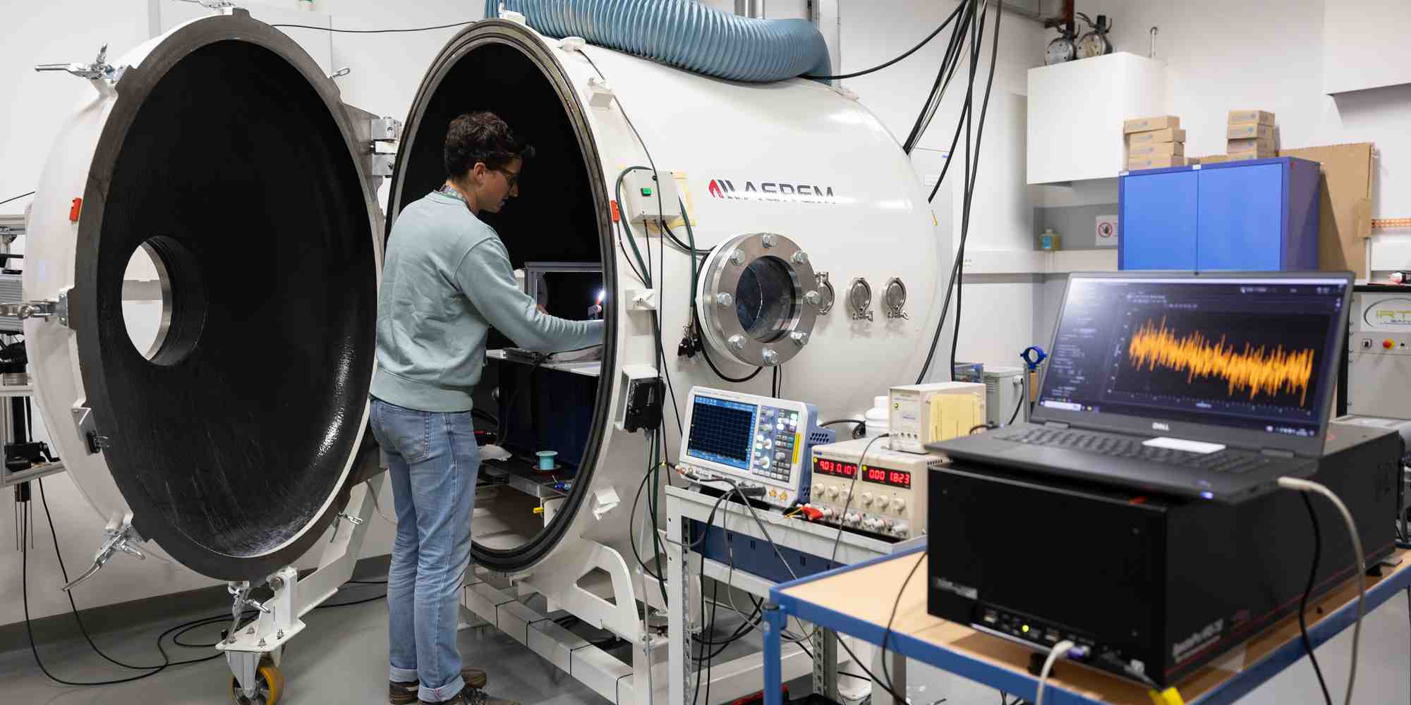 A Toulouse, l'IRT peut reproduire des arcs électriques.