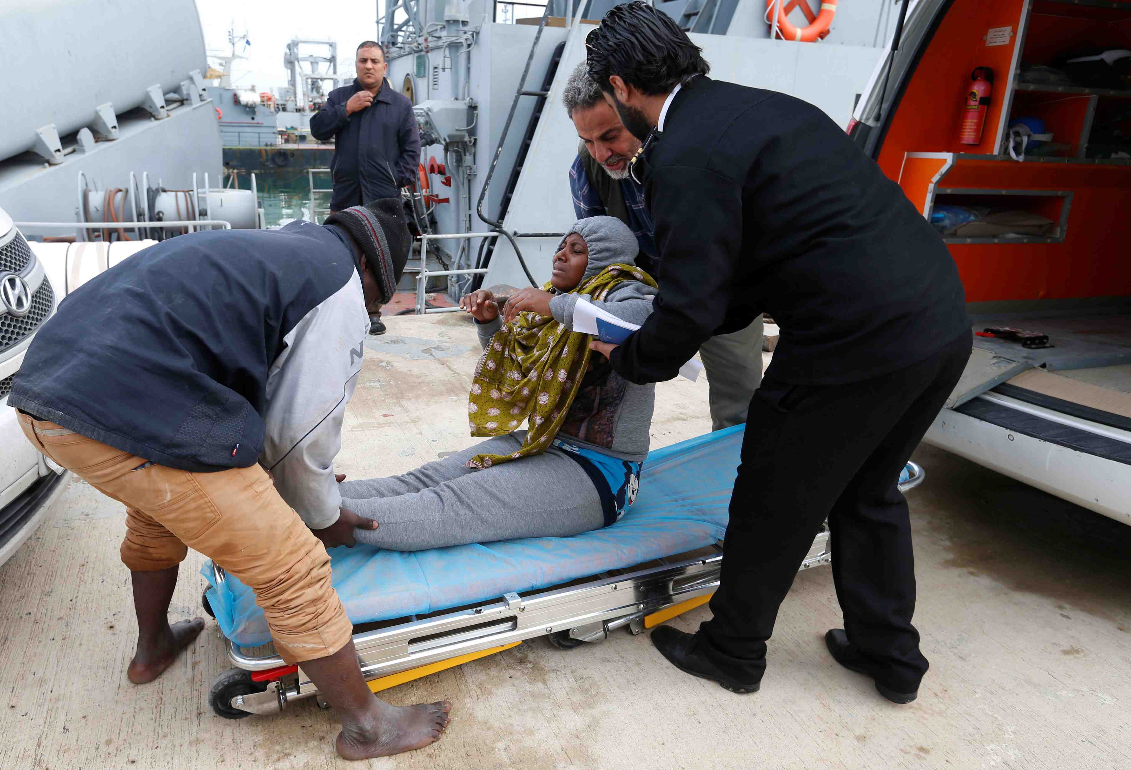 Les gardes-cotes libyens portent secours a plus de 250 migrants