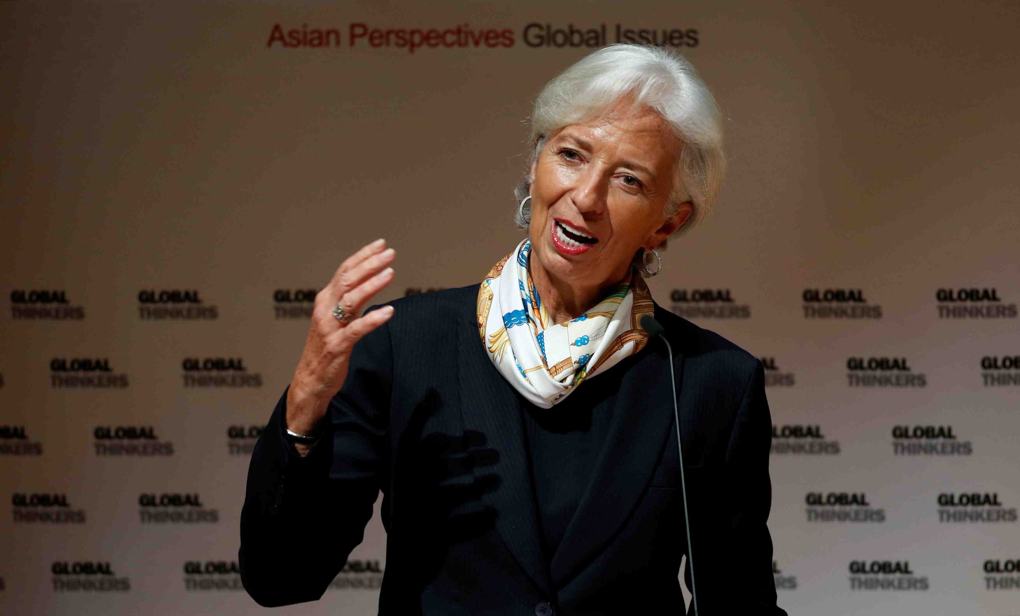 Lagarde optimiste sur la croissance, redoute le protectionnisme