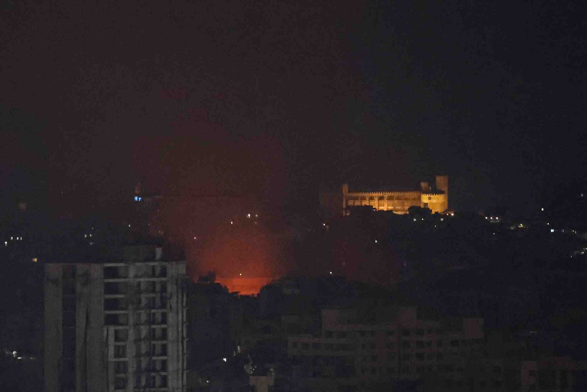 L'armee israelienne poursuit ses frappes contre beyrouth