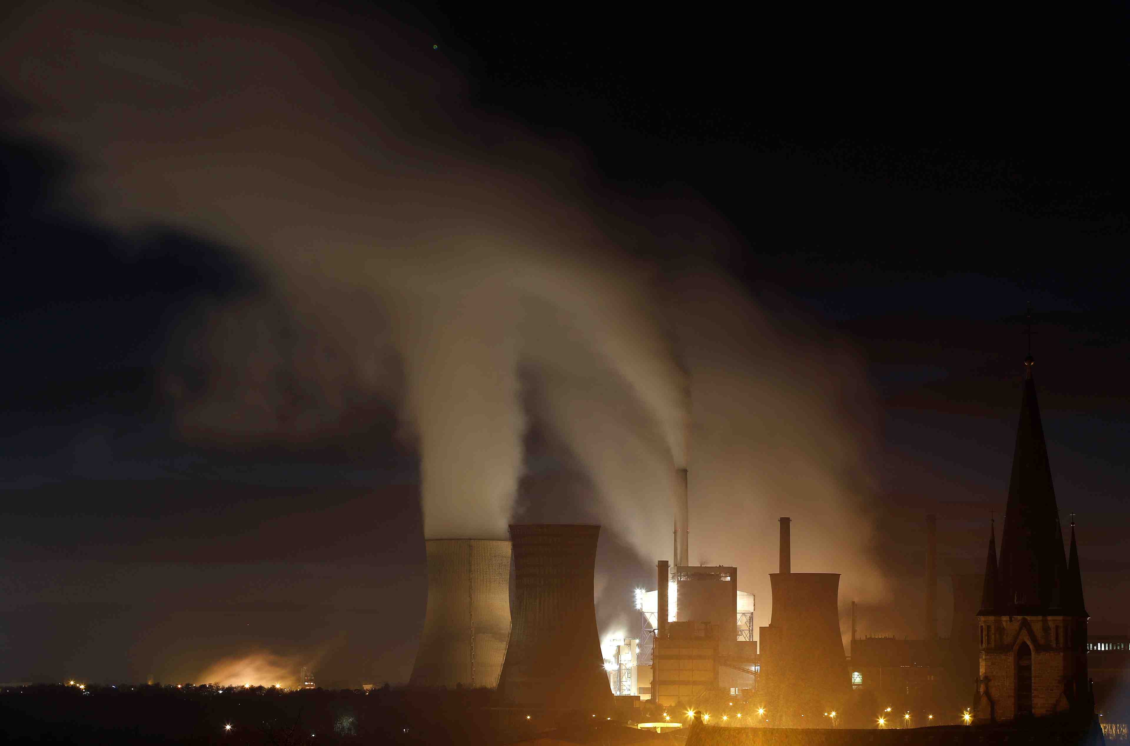 France: le milliardaire kretinsky acquiert des centrales charbon