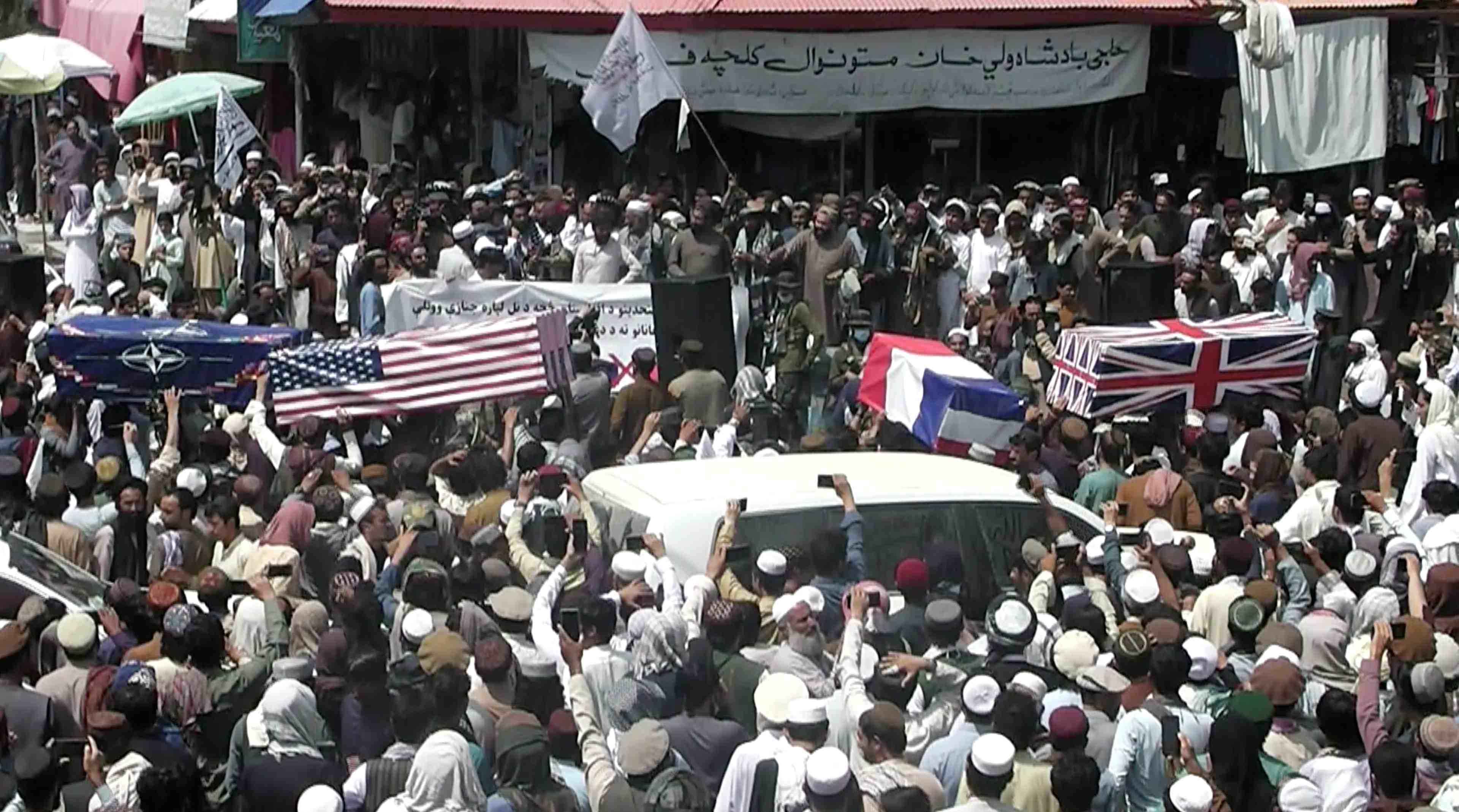 Fausses funerailles a khost pour feter le depart des americains
