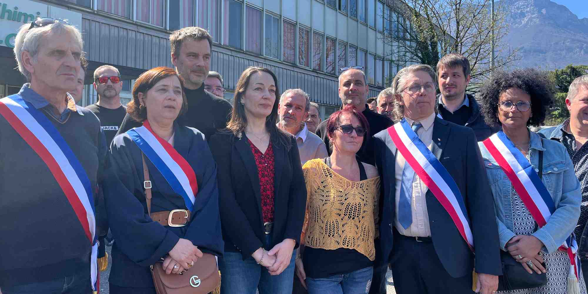 Les élus du territoire et salariés estiment en effet avoir été « lâchés » par l'Etat français, au coeur d'une bataille en faveur de la réindustrialisation et de la souveraineté hexagonale.