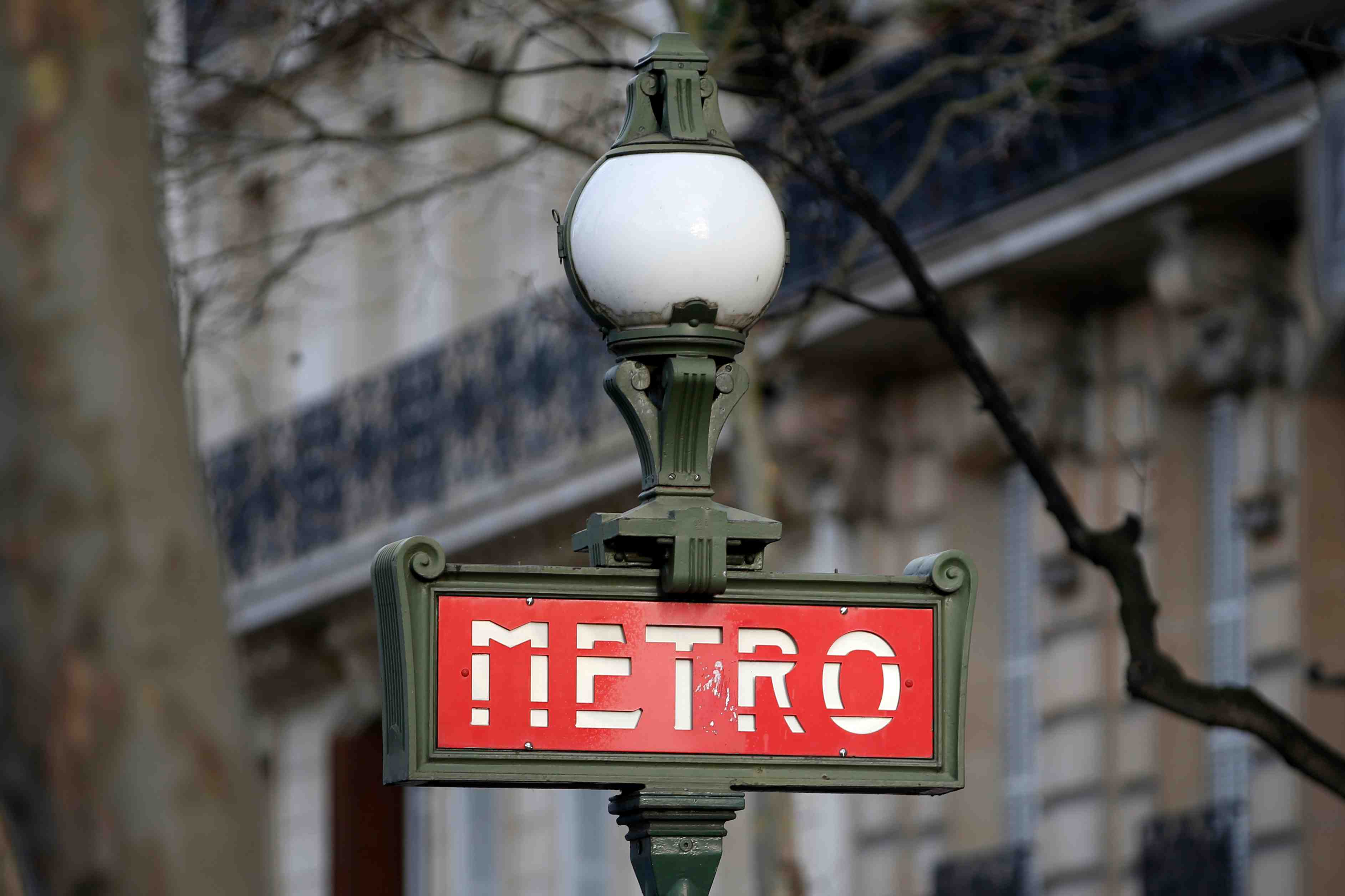 Un blesse grave dans le metro parisien, possible jet d'acide