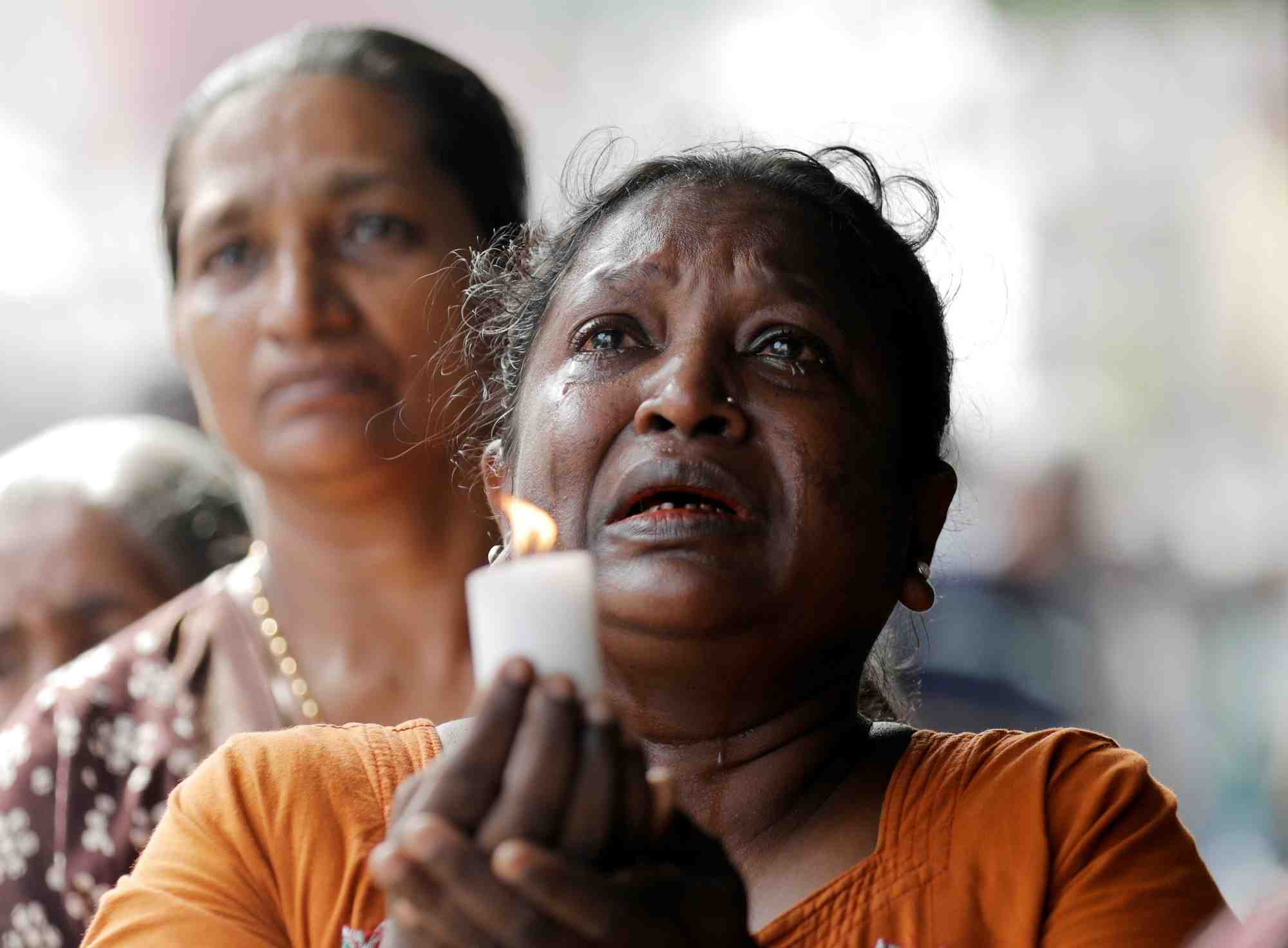 Un syrien interroge par la police apres les attentats au sri lanka