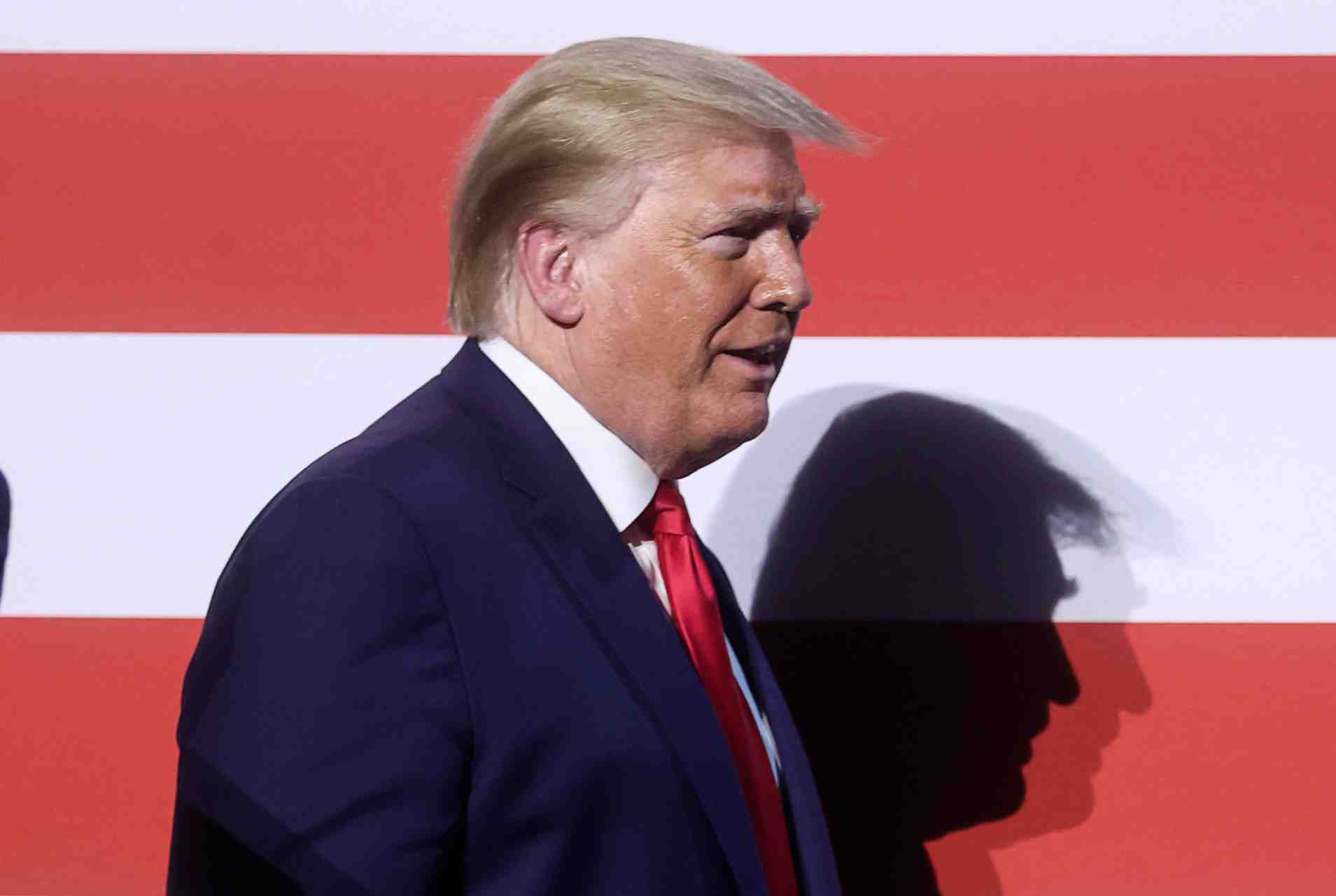 Usa: trump pas favorable au recours par la police a la cle d'etranglement