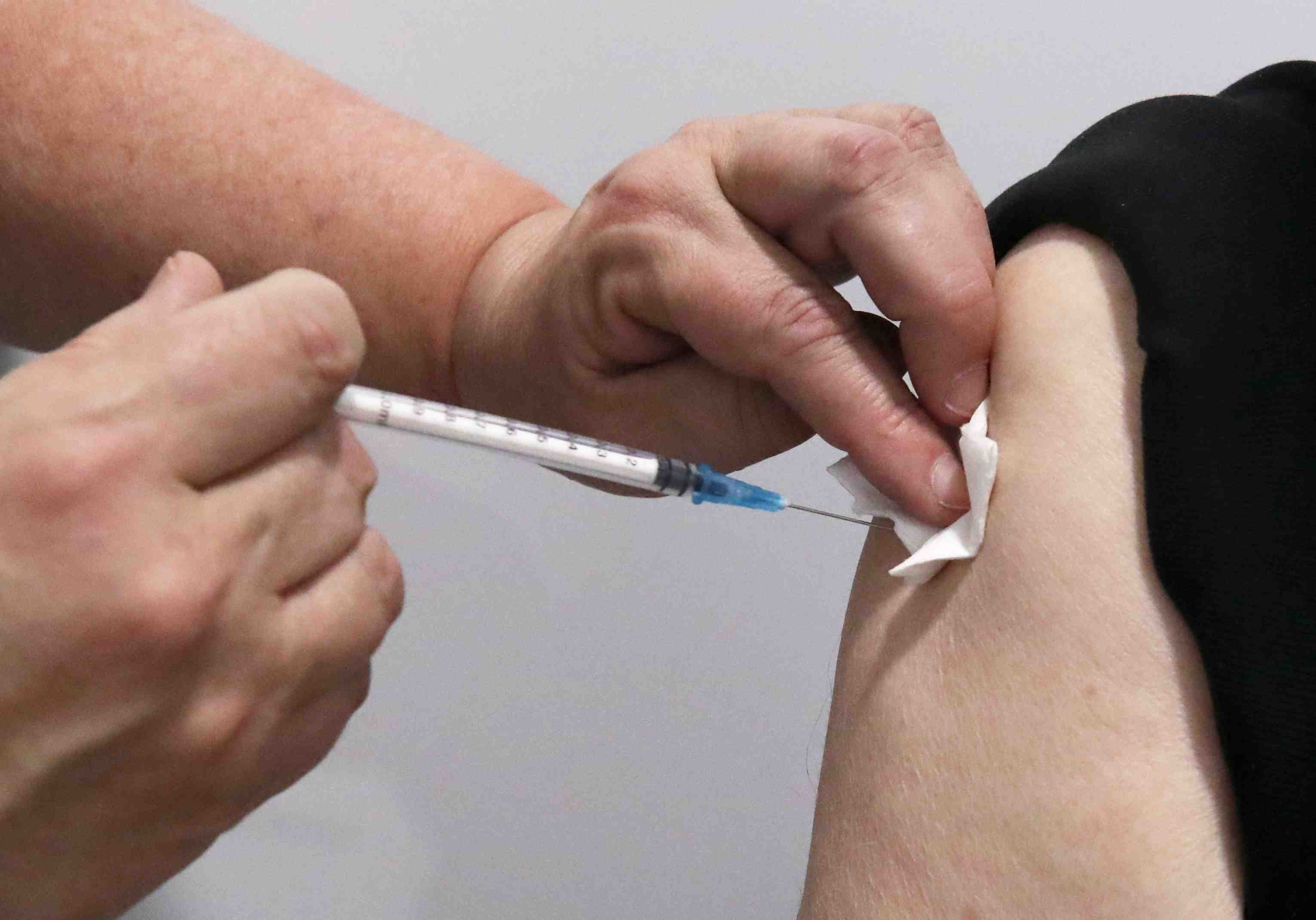 L'ue a exporte 37 millions de vaccins de plus que ses pays n'en ont recu, selon des sources
