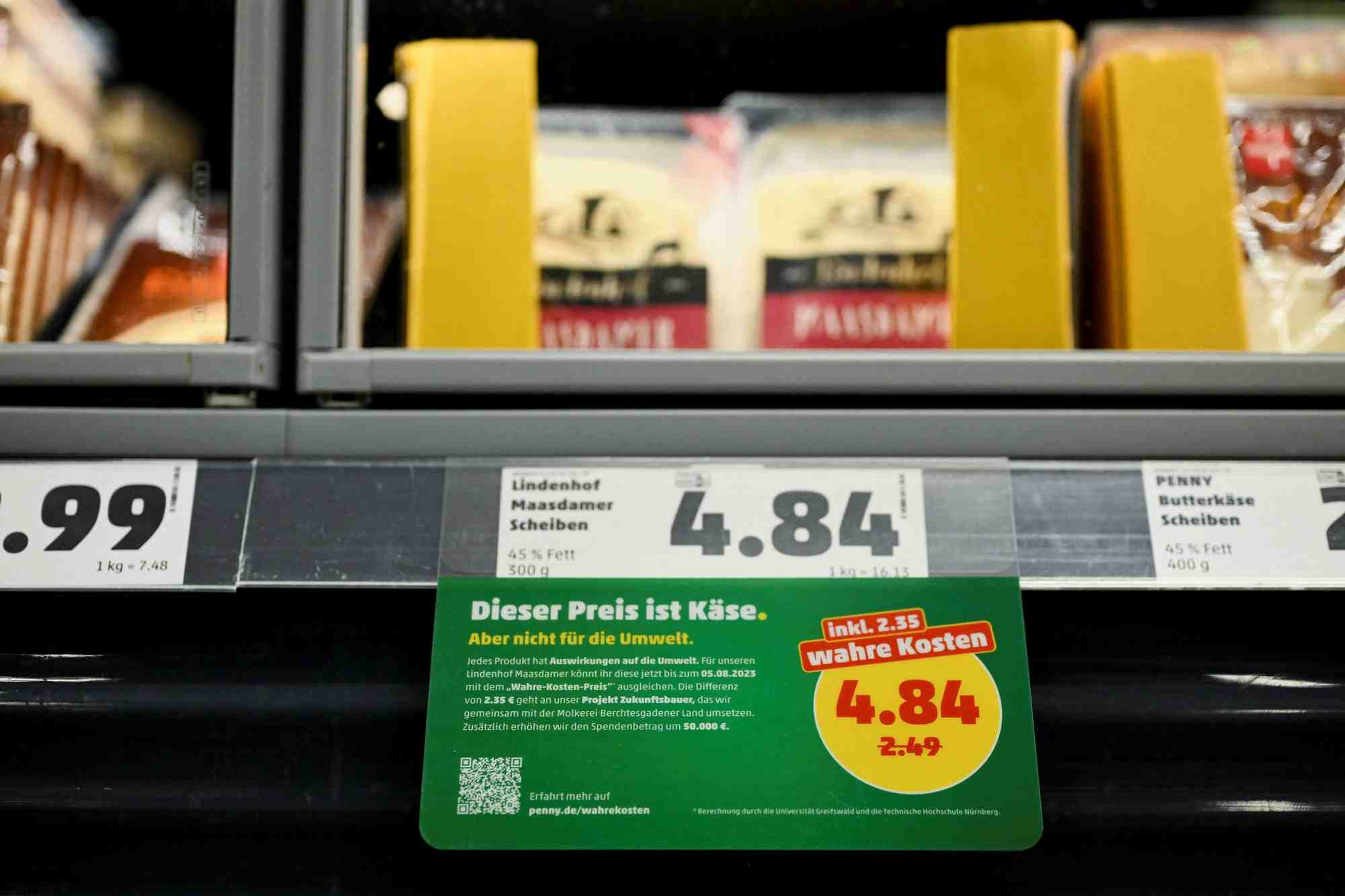 Des aliments affiches a "couts reels" par le supermarche discount penny a berlin