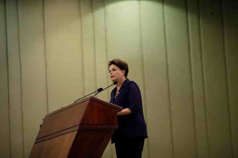 Dilma Rousseff baisse les impôts des salariés brésiliens