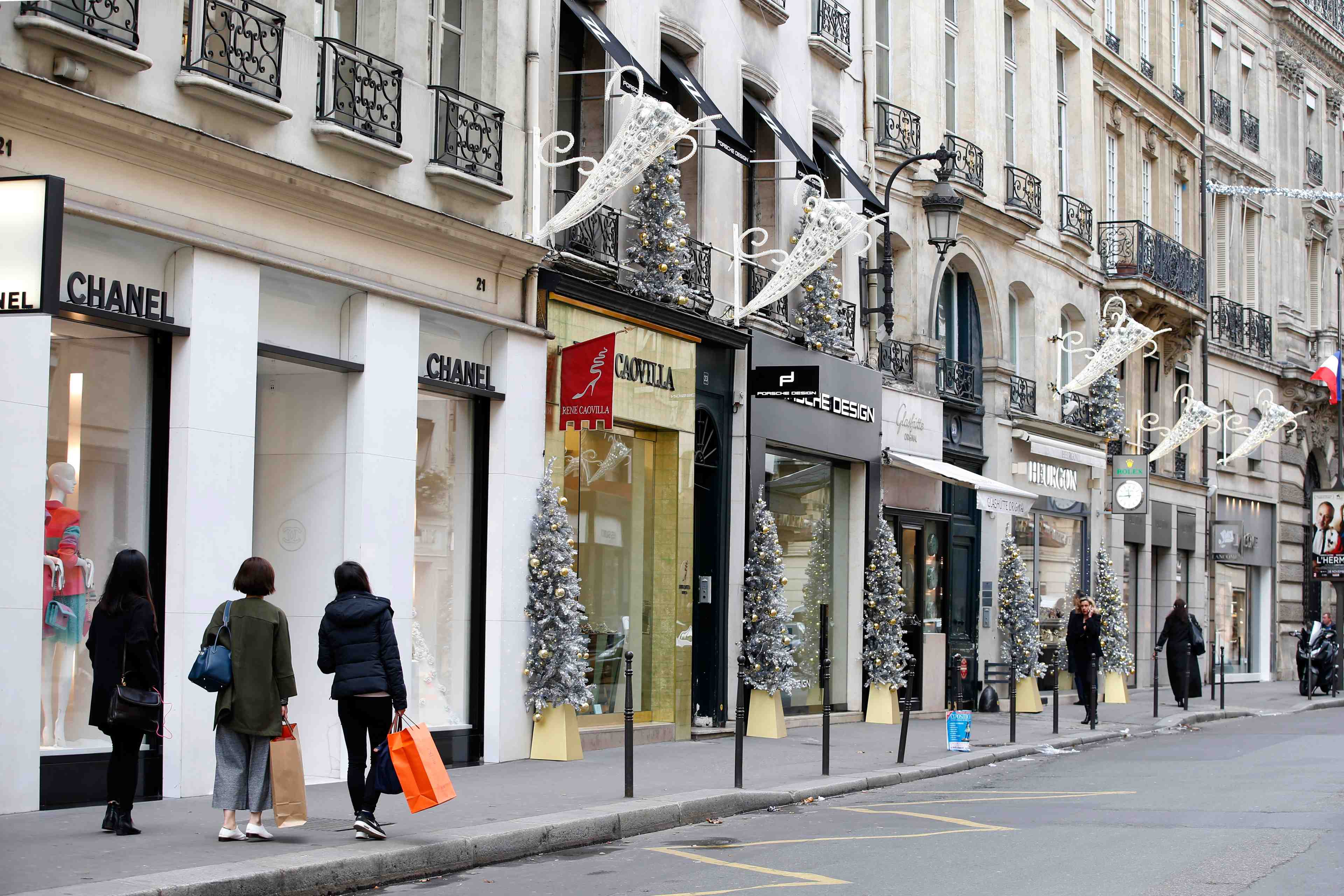 Le luxe confronte a l'explosion du marche de l'occasion