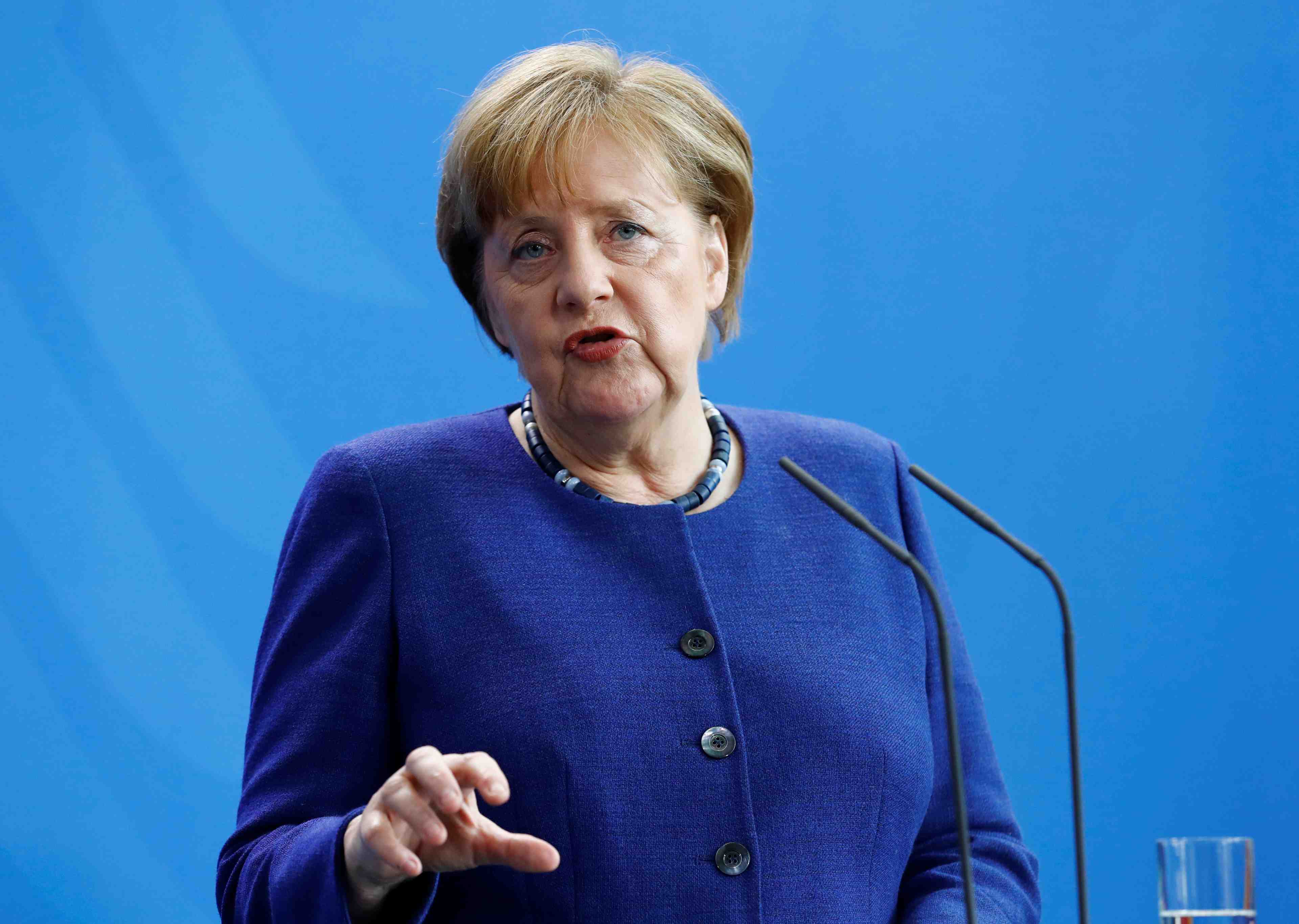 Reforme de l'ue: merkel promet un accord avec paris d'ici juin