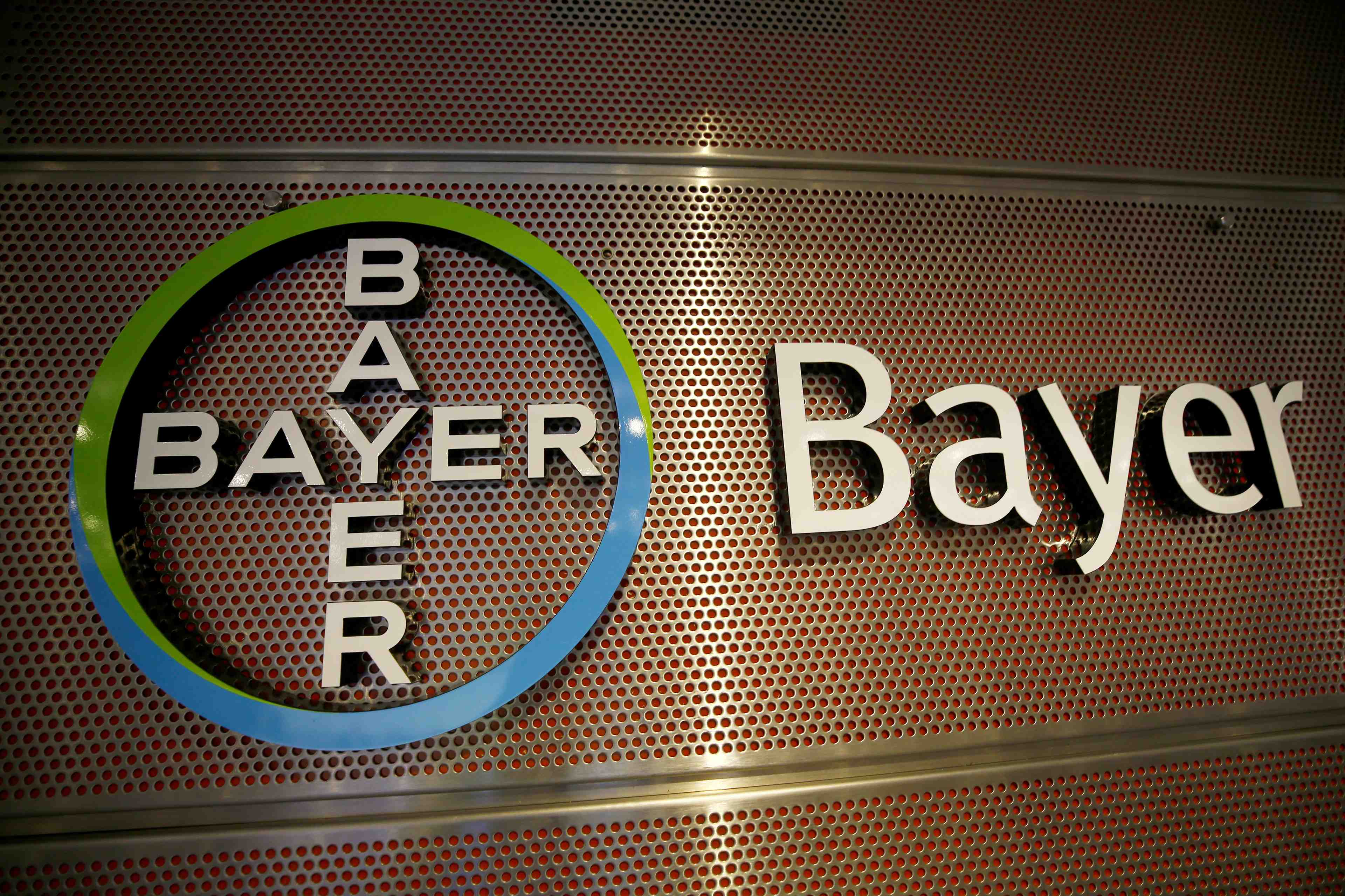Bayer lance une enquete sur le fichier de monsanto en france
