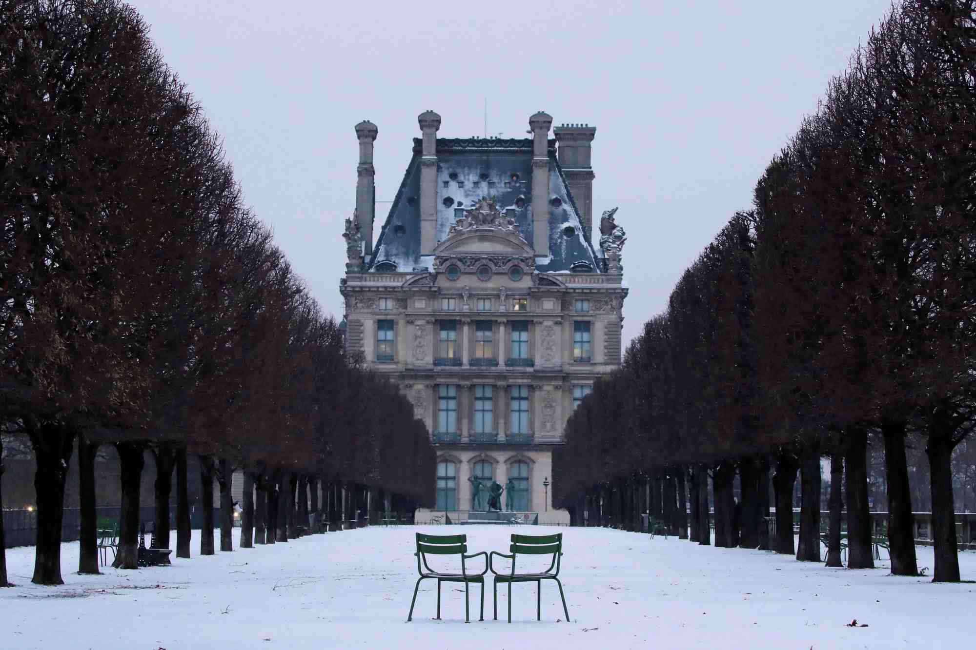 Photo d'archives: la neige et les temperatures glaciales frappent paris