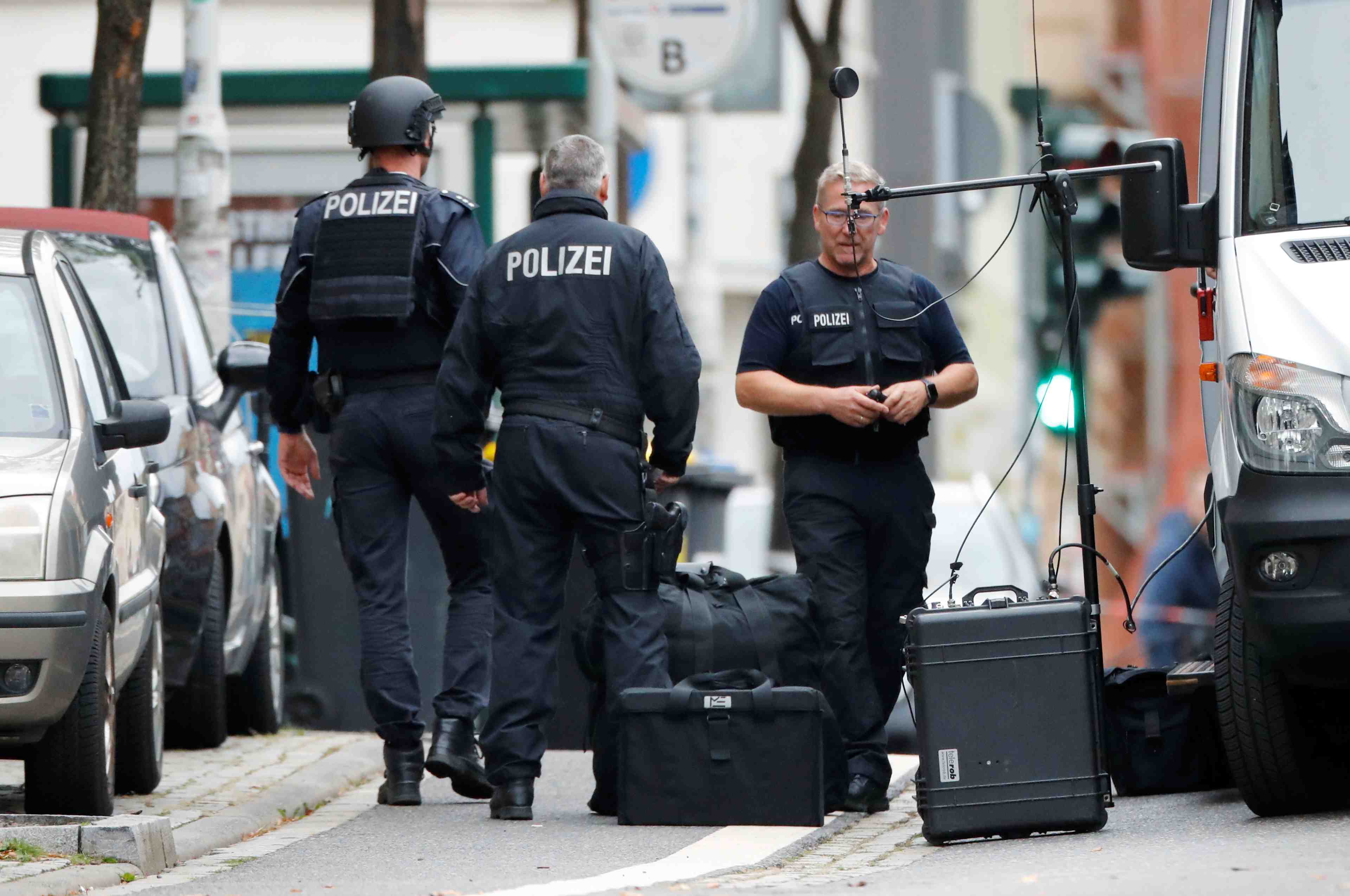 Allemagne: deux morts dans des fusillades a halle, un suspect arrete