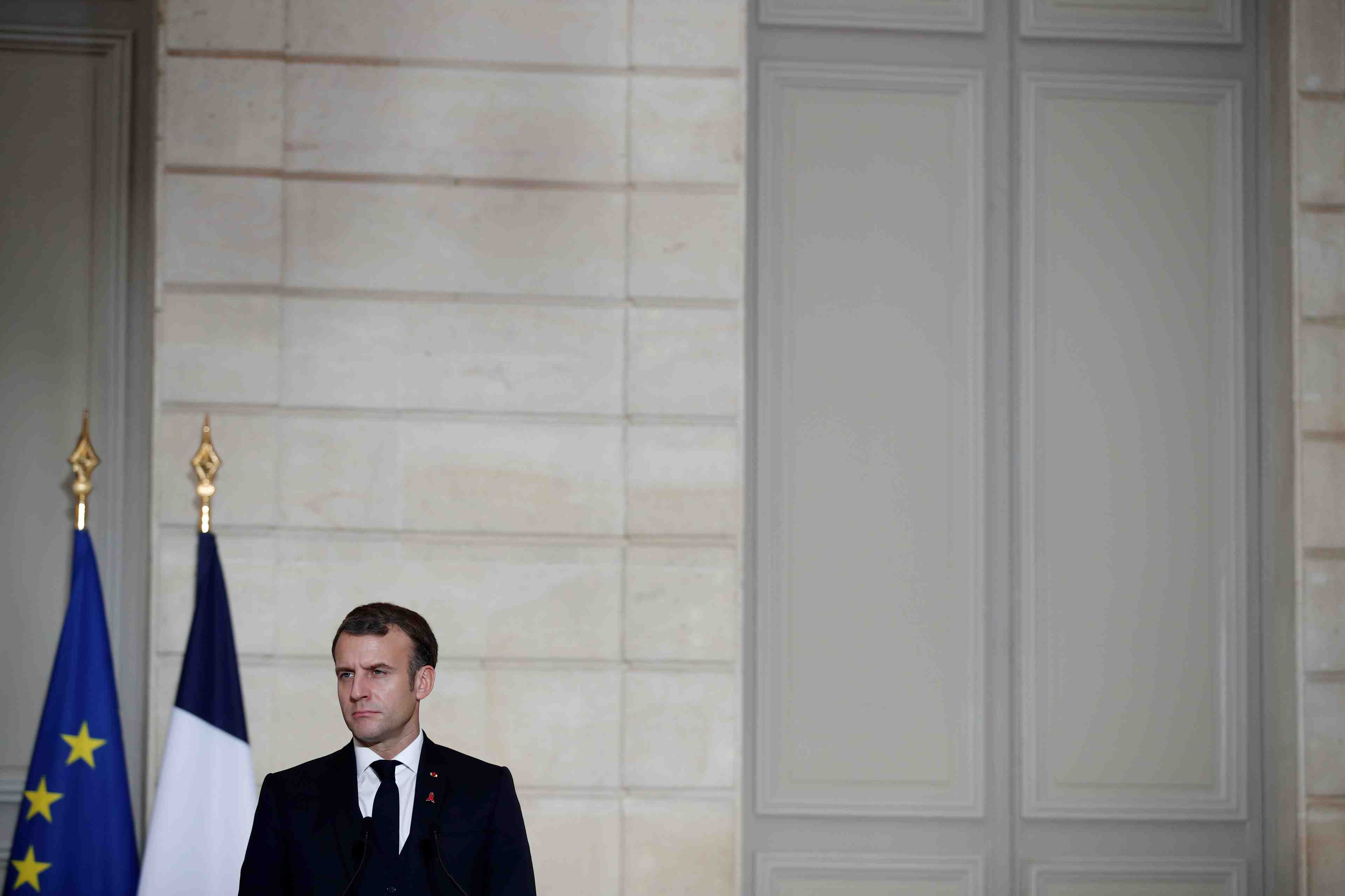 Macron annonce un deuil national mercredi pour giscard, qui a "change la france"