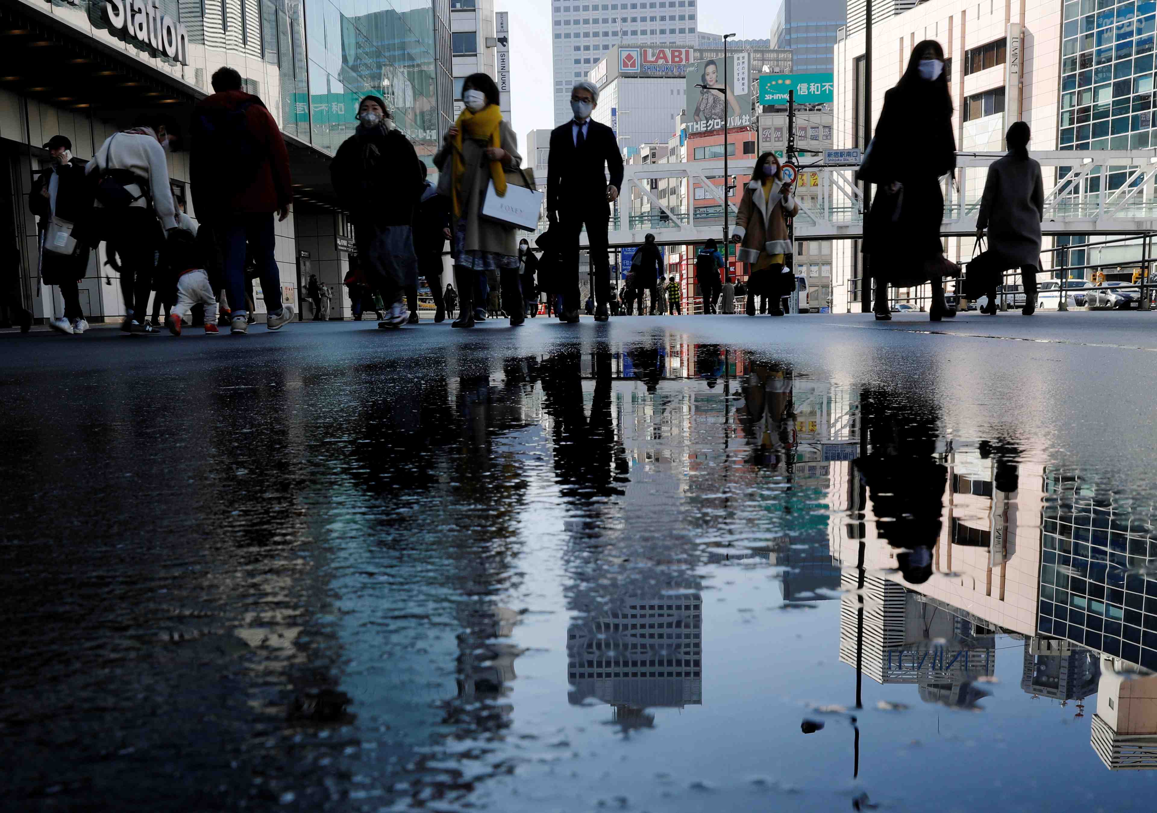 Japon: la chambre basse du parlement approuve un budget record pour 2021-2022
