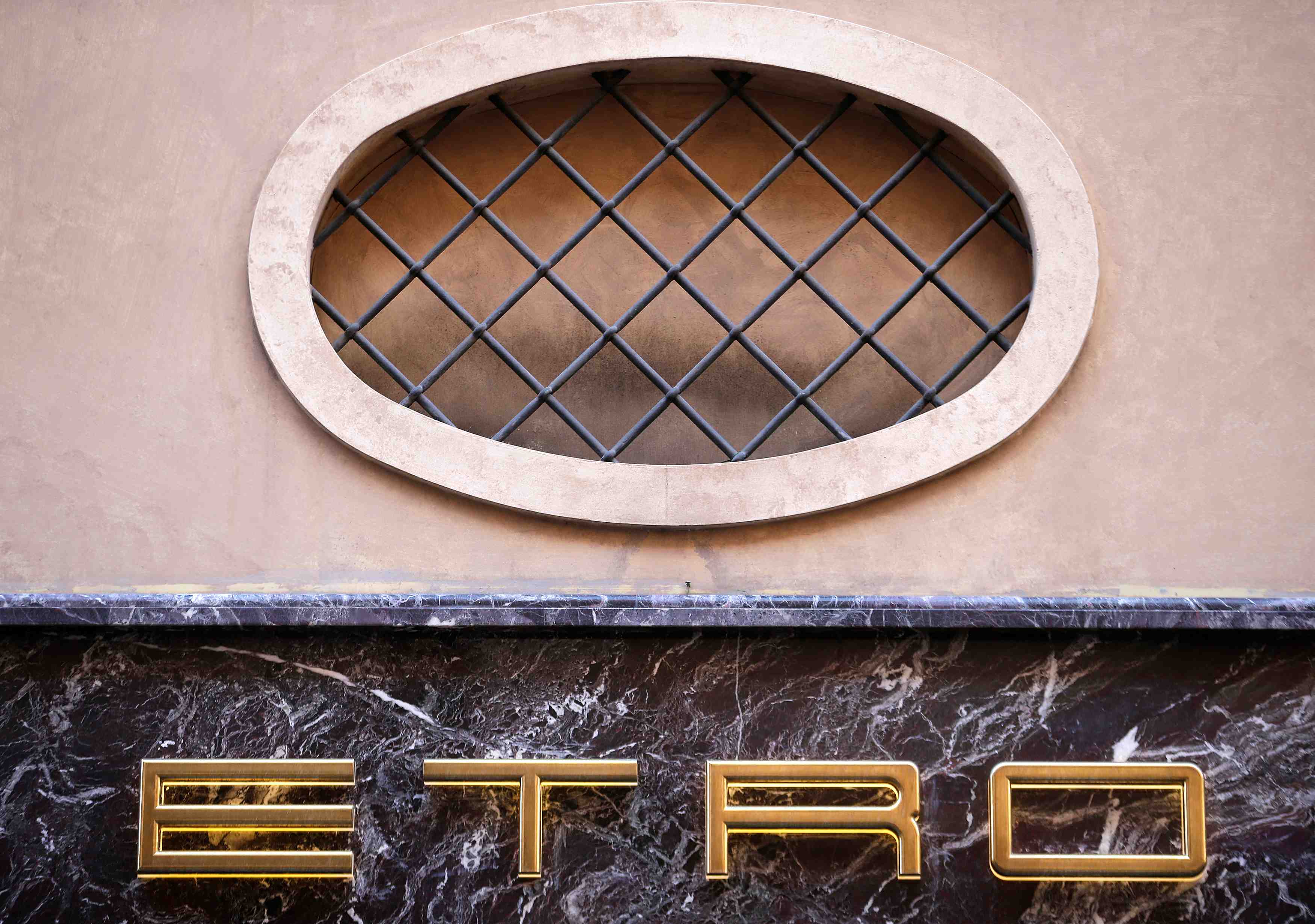 L catterton, cofonde par lvmh, s'empare de l'italien etro