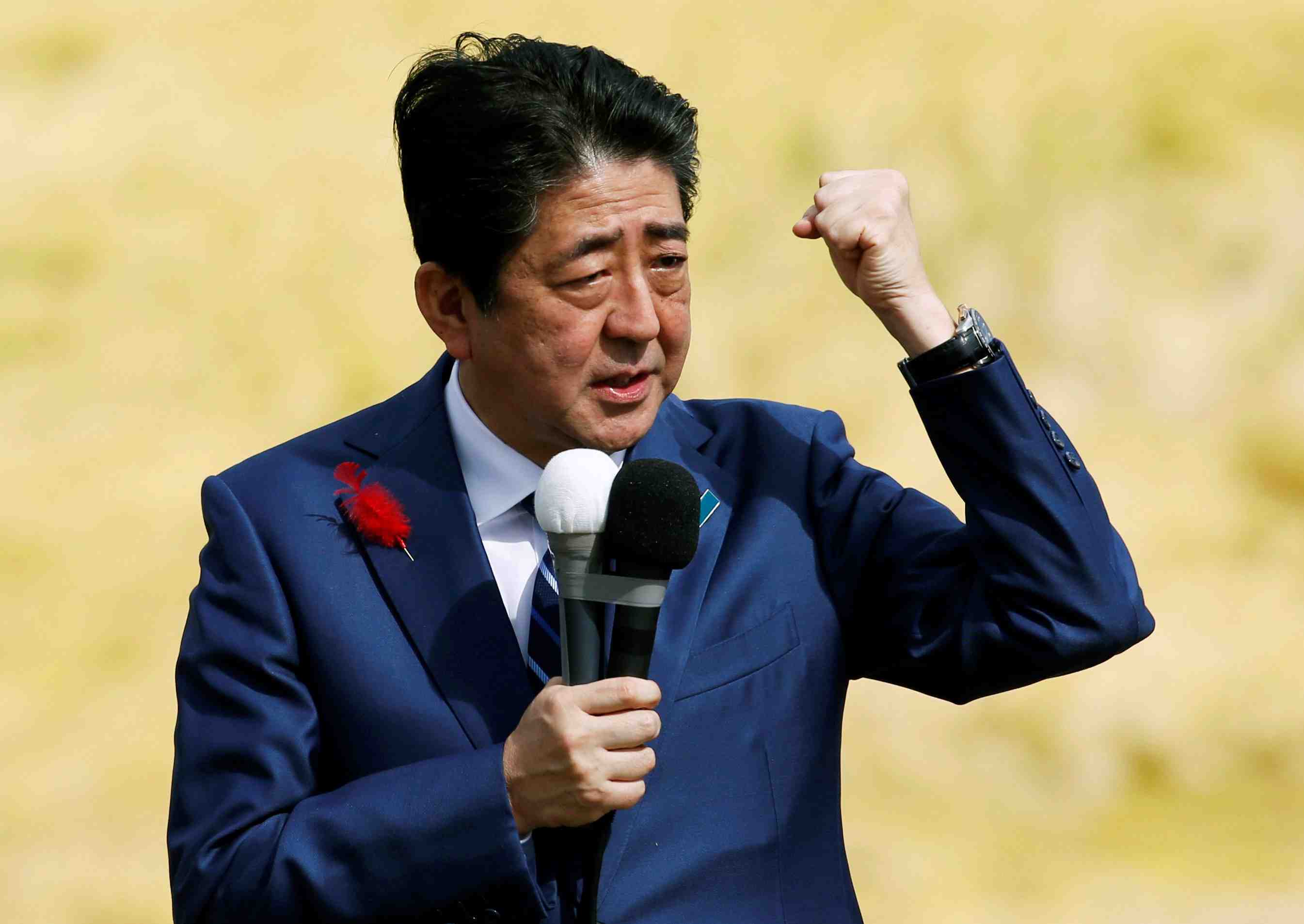 Shinzo abe ouvre sa campagne en visant les nouveaux partis