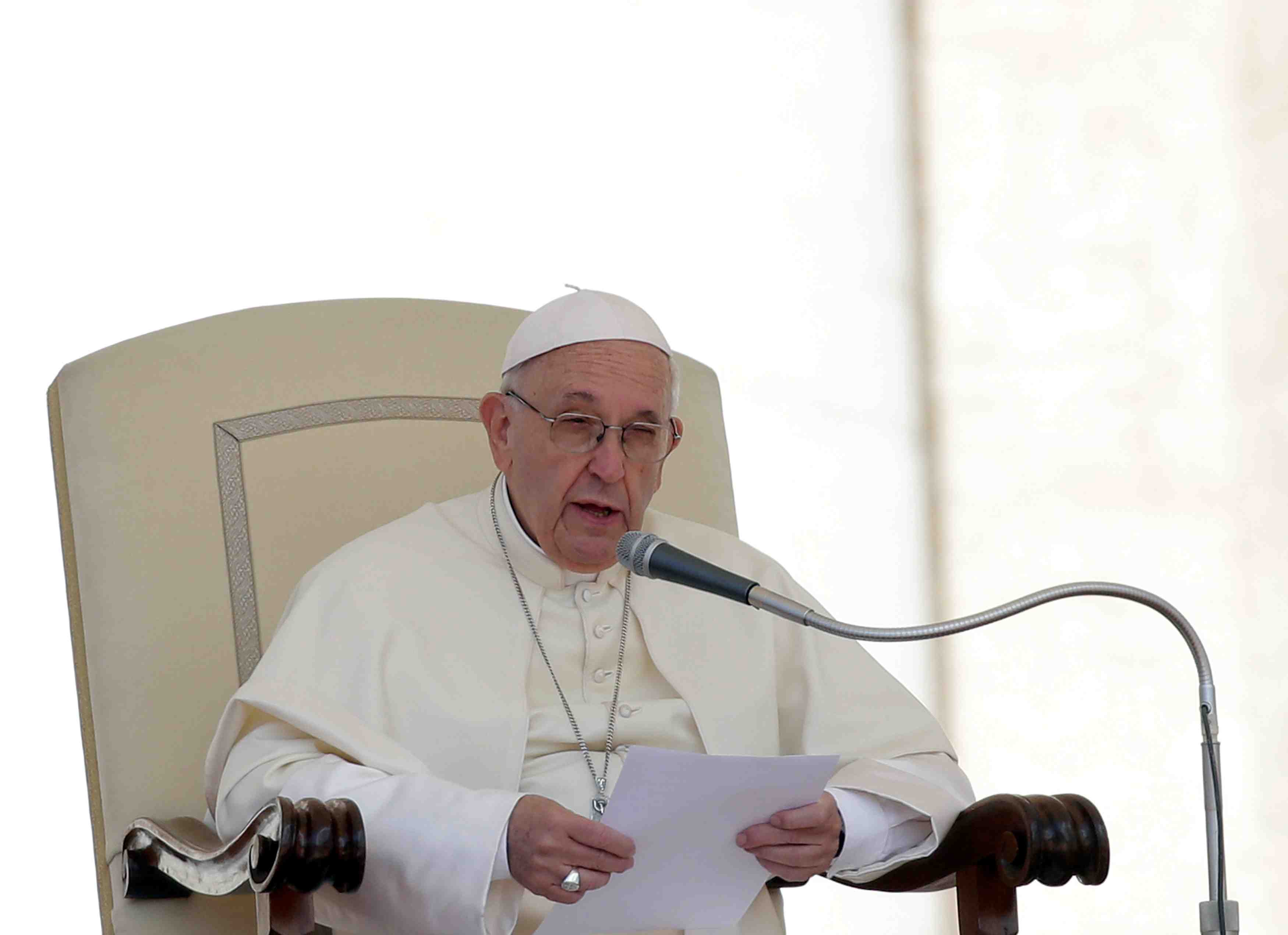 Le pape condamne les violences a gaza et appelle a la paix