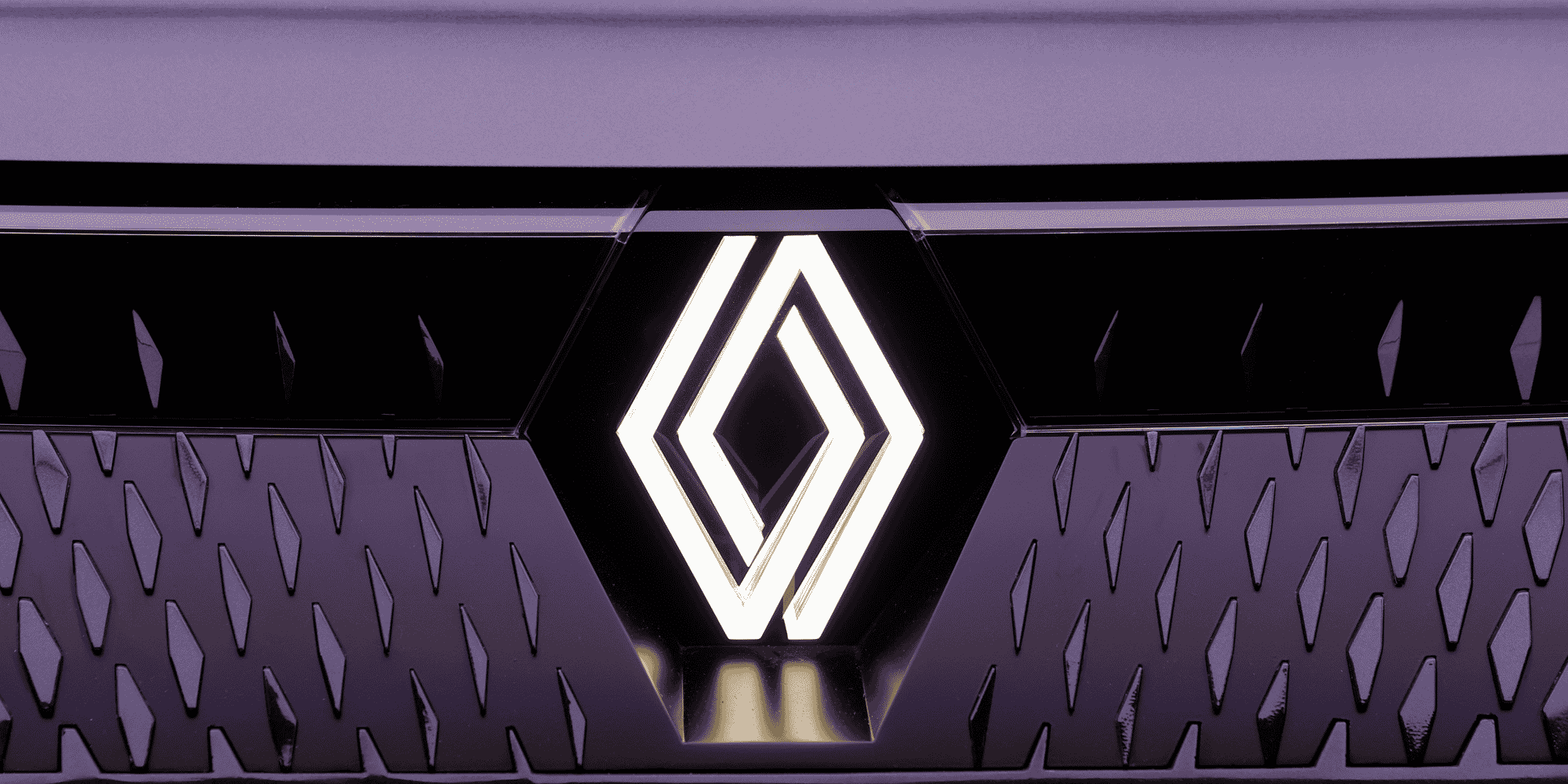 Photo d'archives du logo renault sur le concept-car renault scenic vision lors de la conference viva technology
