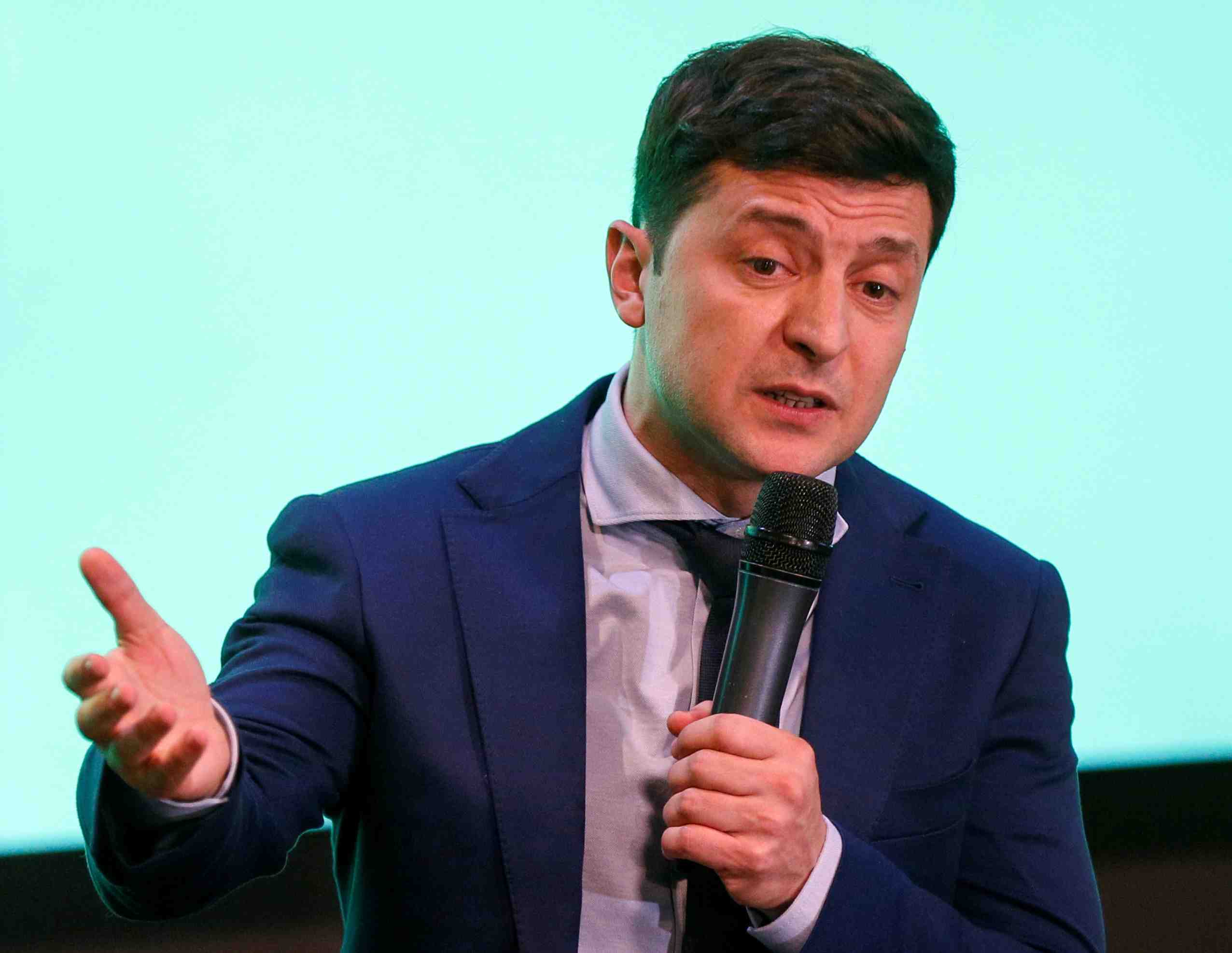 Ukraine: mettre fin a la guerre et a l'occupation priorite de zelenski