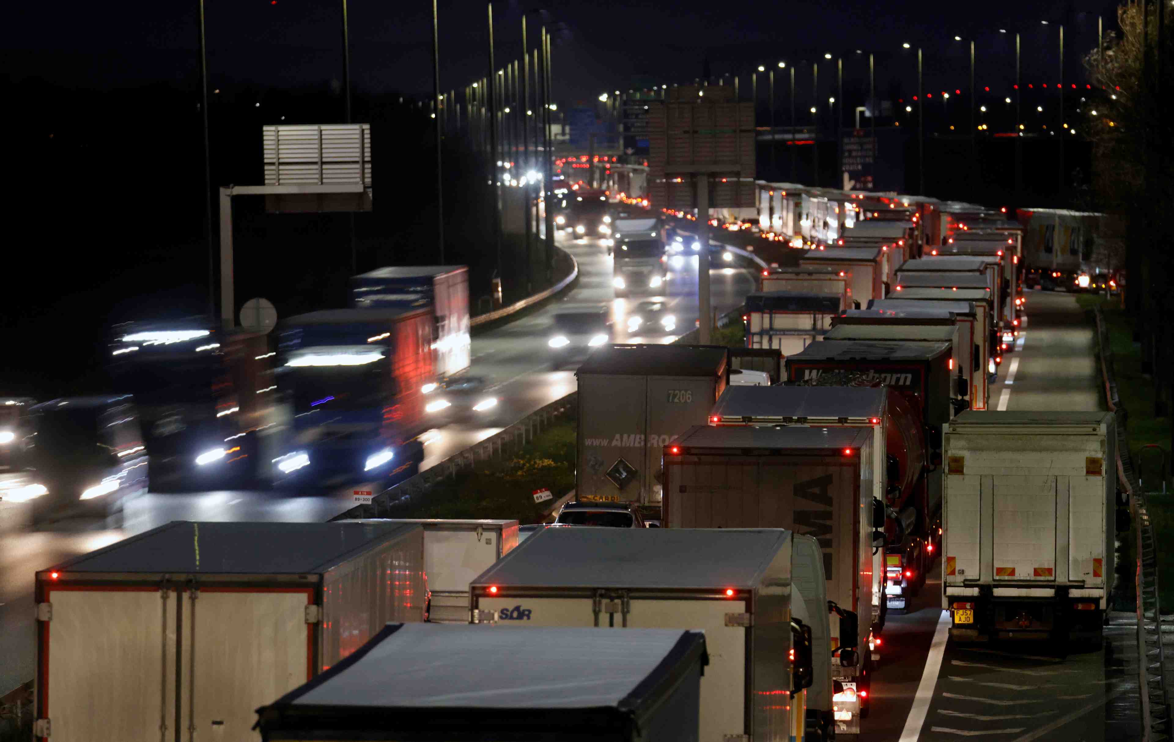Coronavirus: londres pret a controler davantage les transporteurs