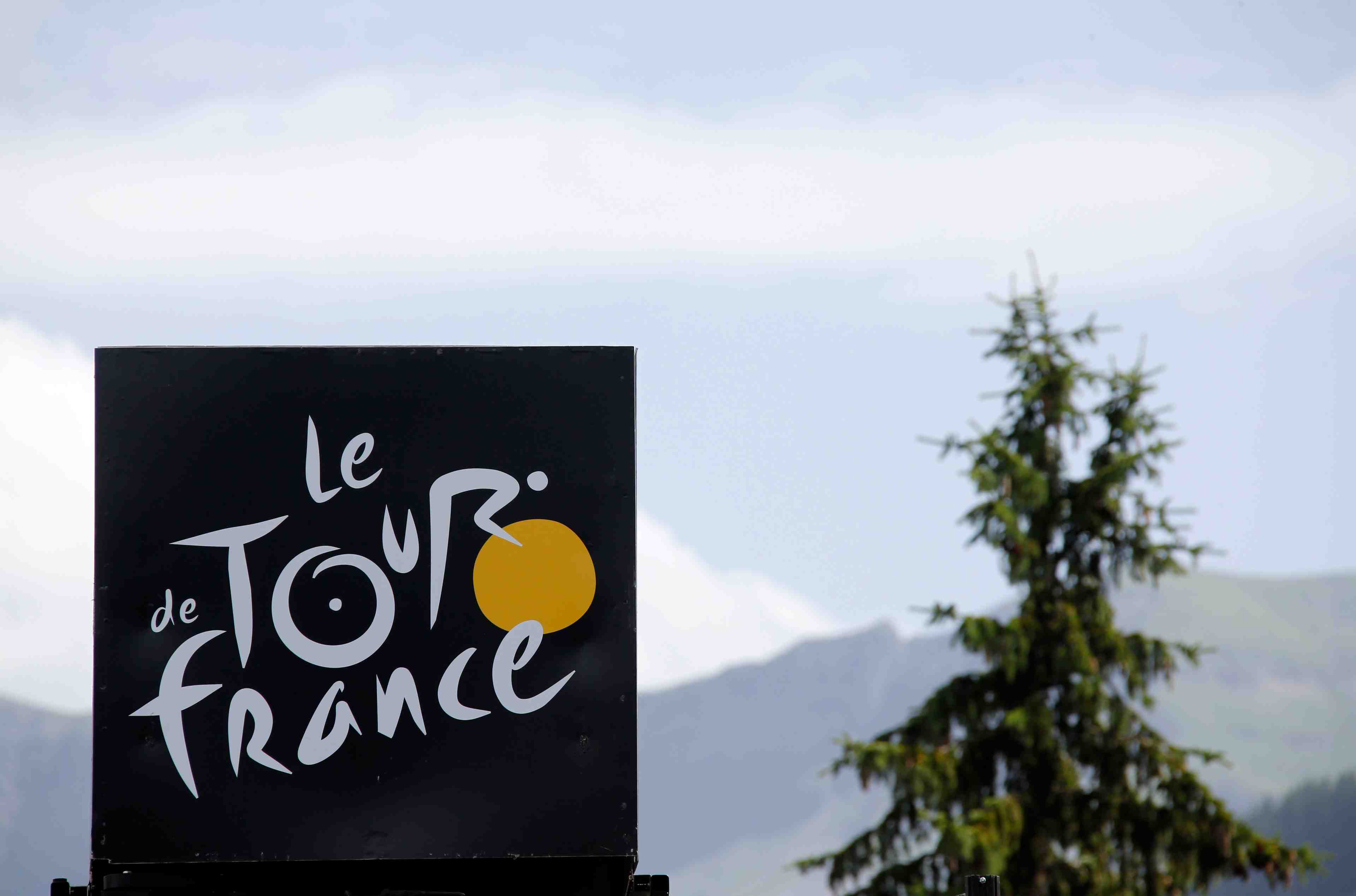Tour de france: perquisition de la police a l'hotel de l'equipe bahrain-victorious
