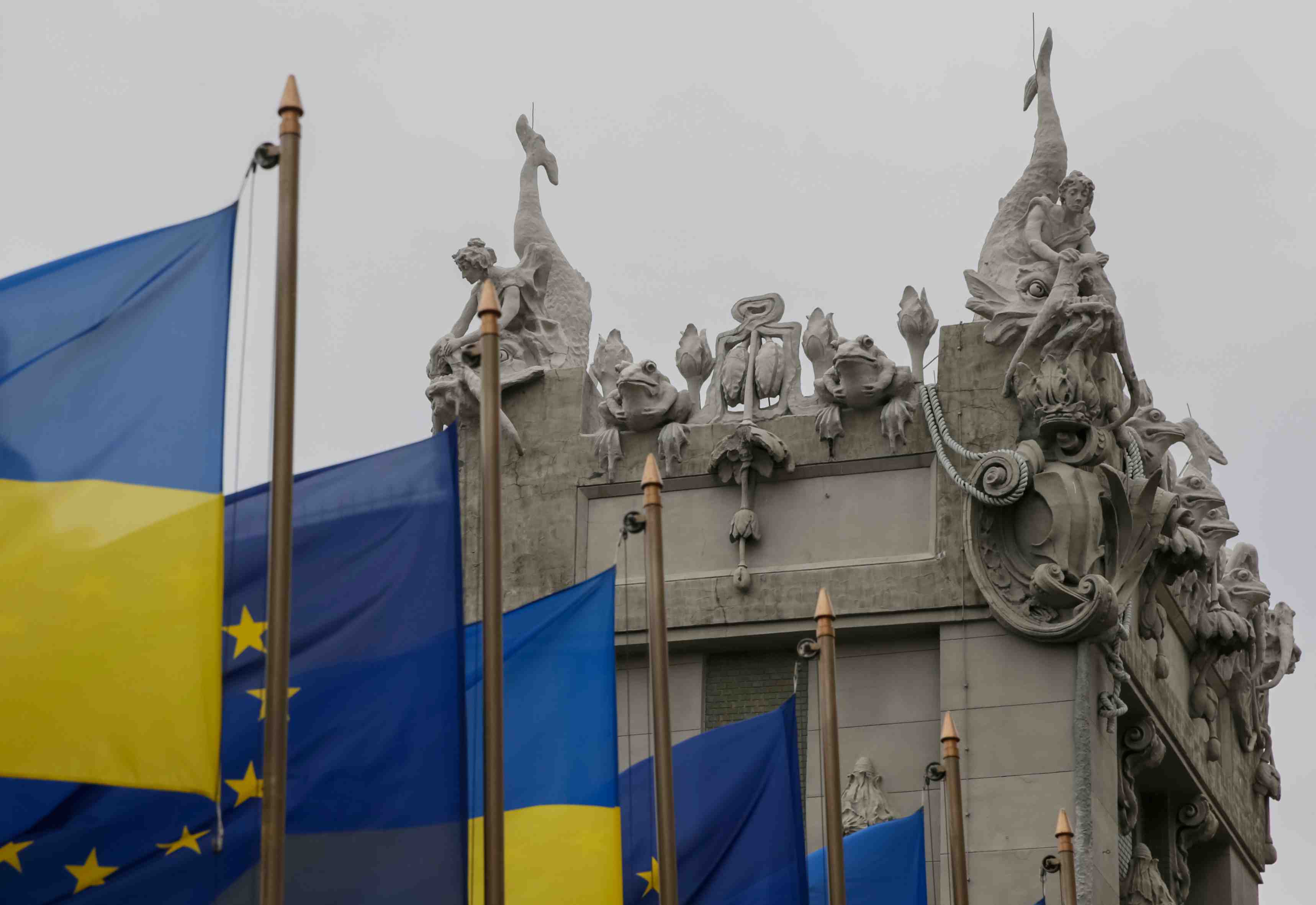 Pour pologne et lituanie, l'ukraine merite le statut de candidate a l'ue