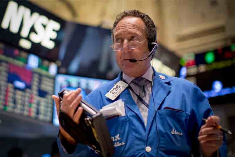 Wall Street ouvre sur une note stable